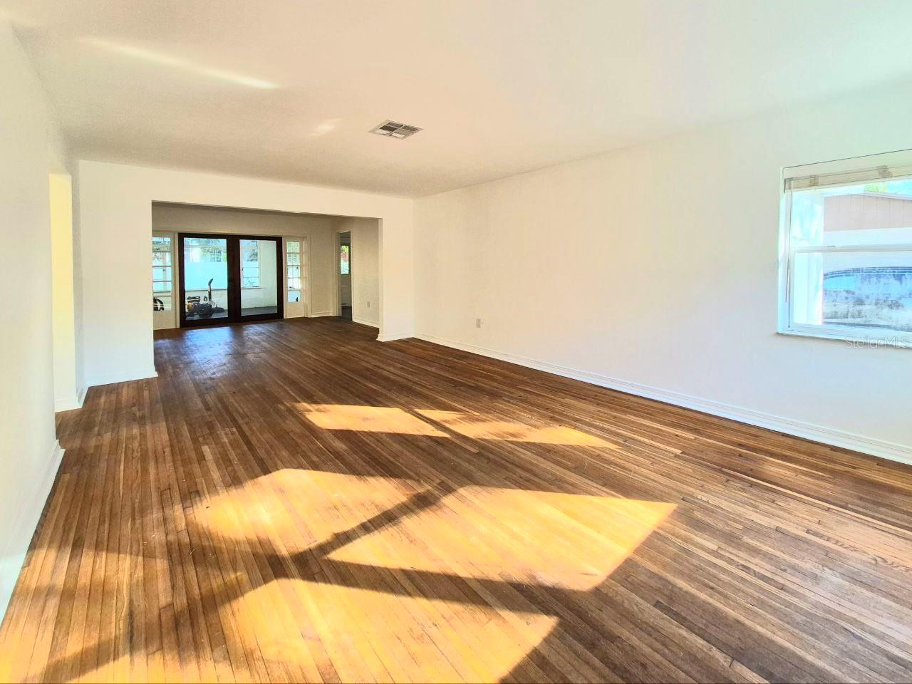 Image 4 of 36 For 2617 Watrous Avenue