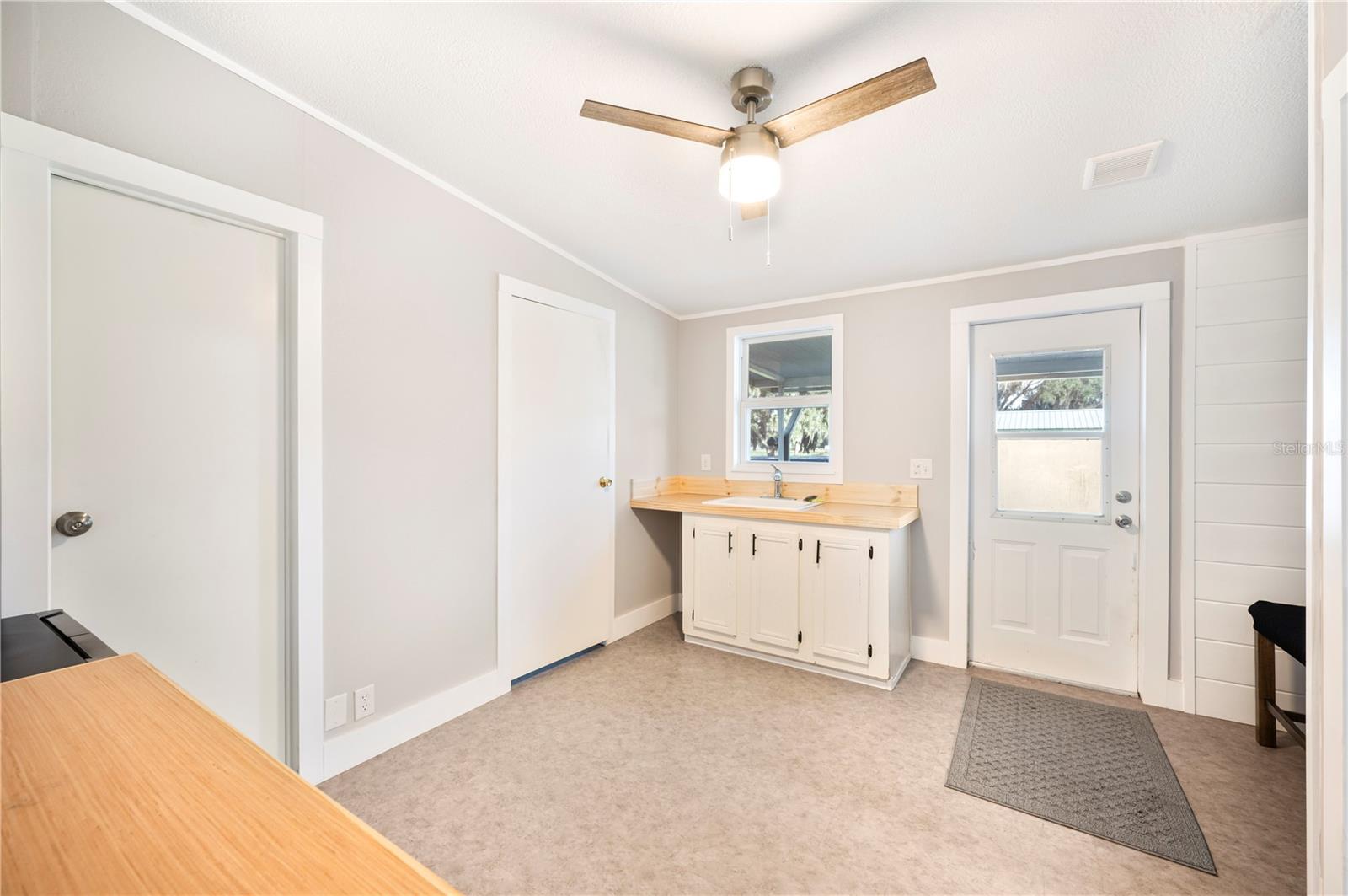 Image 14 of 75 For 10413 Steven Drive