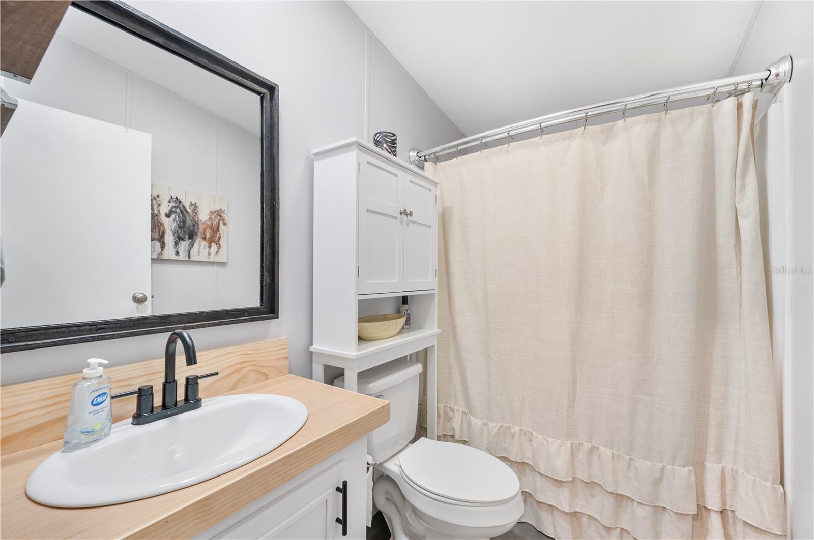 Image 21 of 75 For 10413 Steven Drive