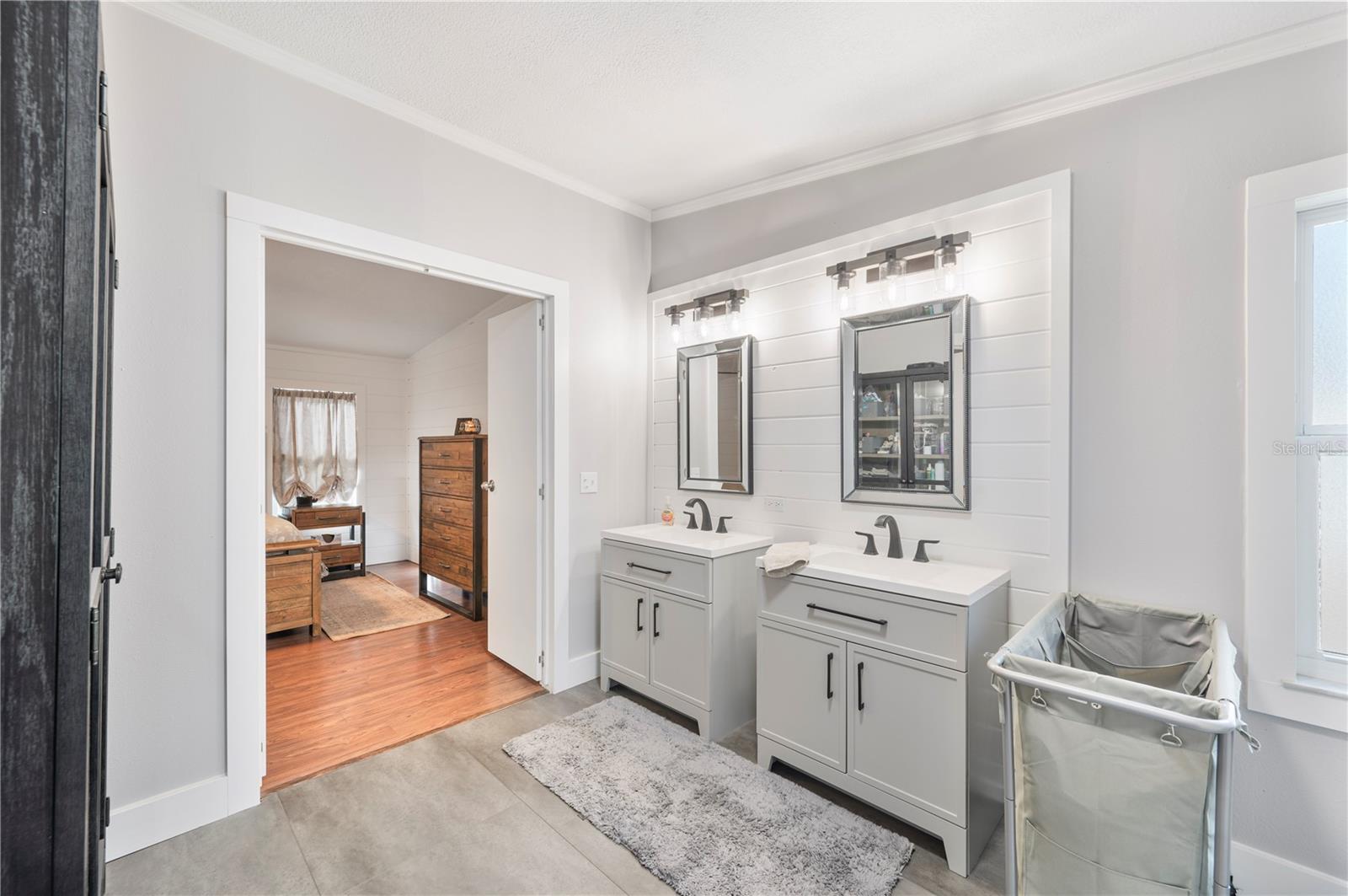 Image 27 of 75 For 10413 Steven Drive