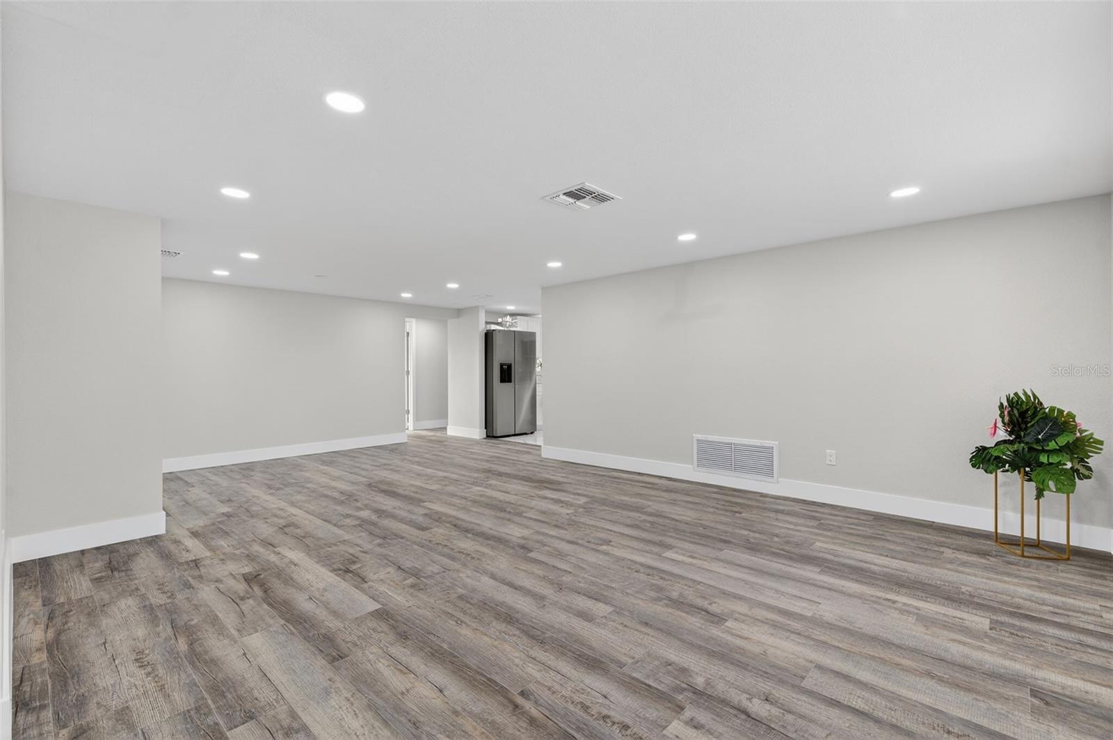 Image 13 of 58 For 5550 Dahlia Avenue