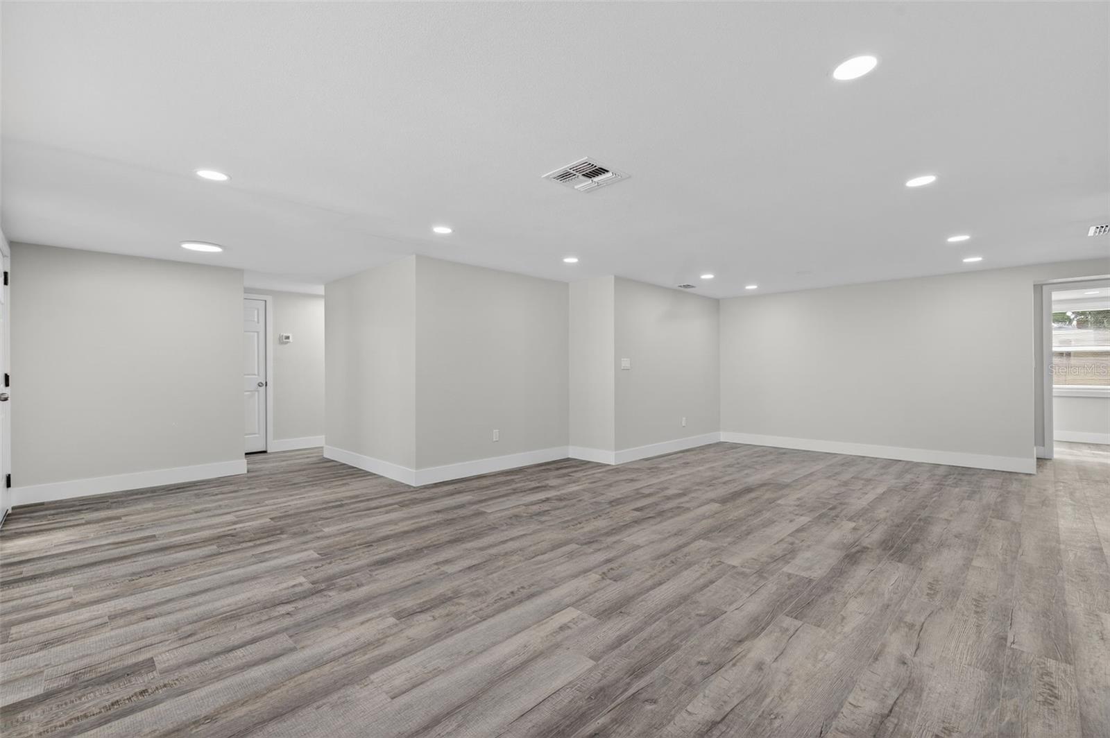 Image 14 of 58 For 5550 Dahlia Avenue