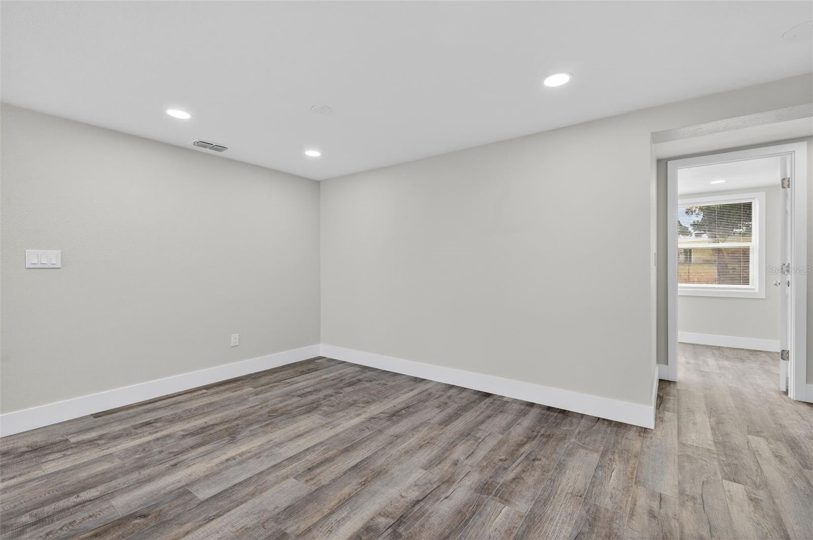 Image 17 of 58 For 5550 Dahlia Avenue