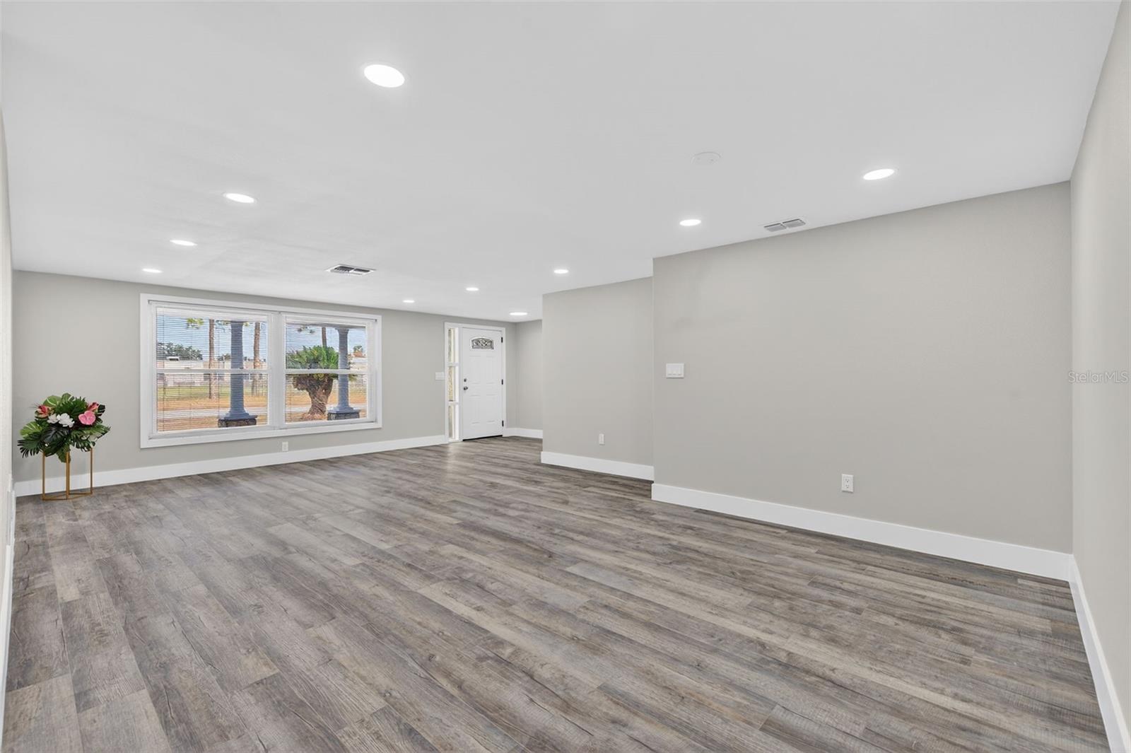 Image 18 of 58 For 5550 Dahlia Avenue