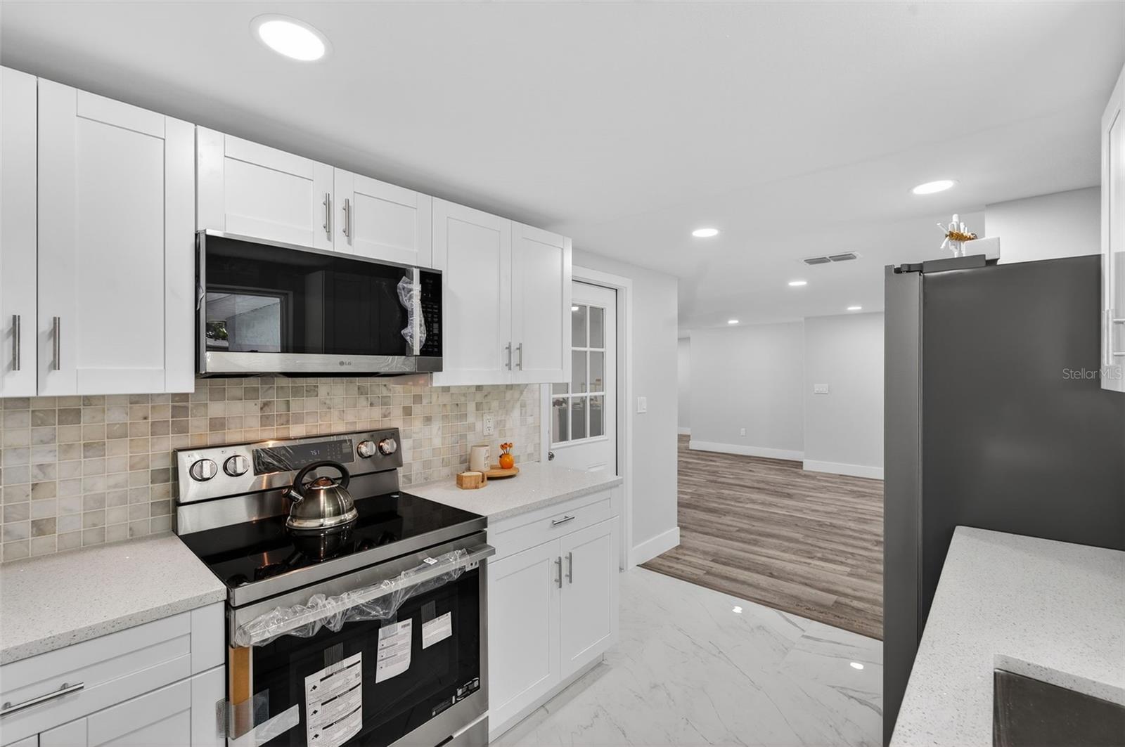 Image 28 of 58 For 5550 Dahlia Avenue