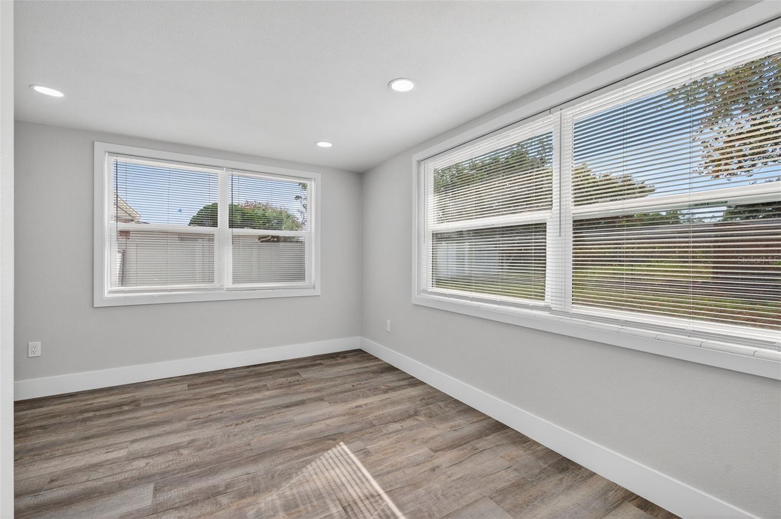 Image 29 of 58 For 5550 Dahlia Avenue