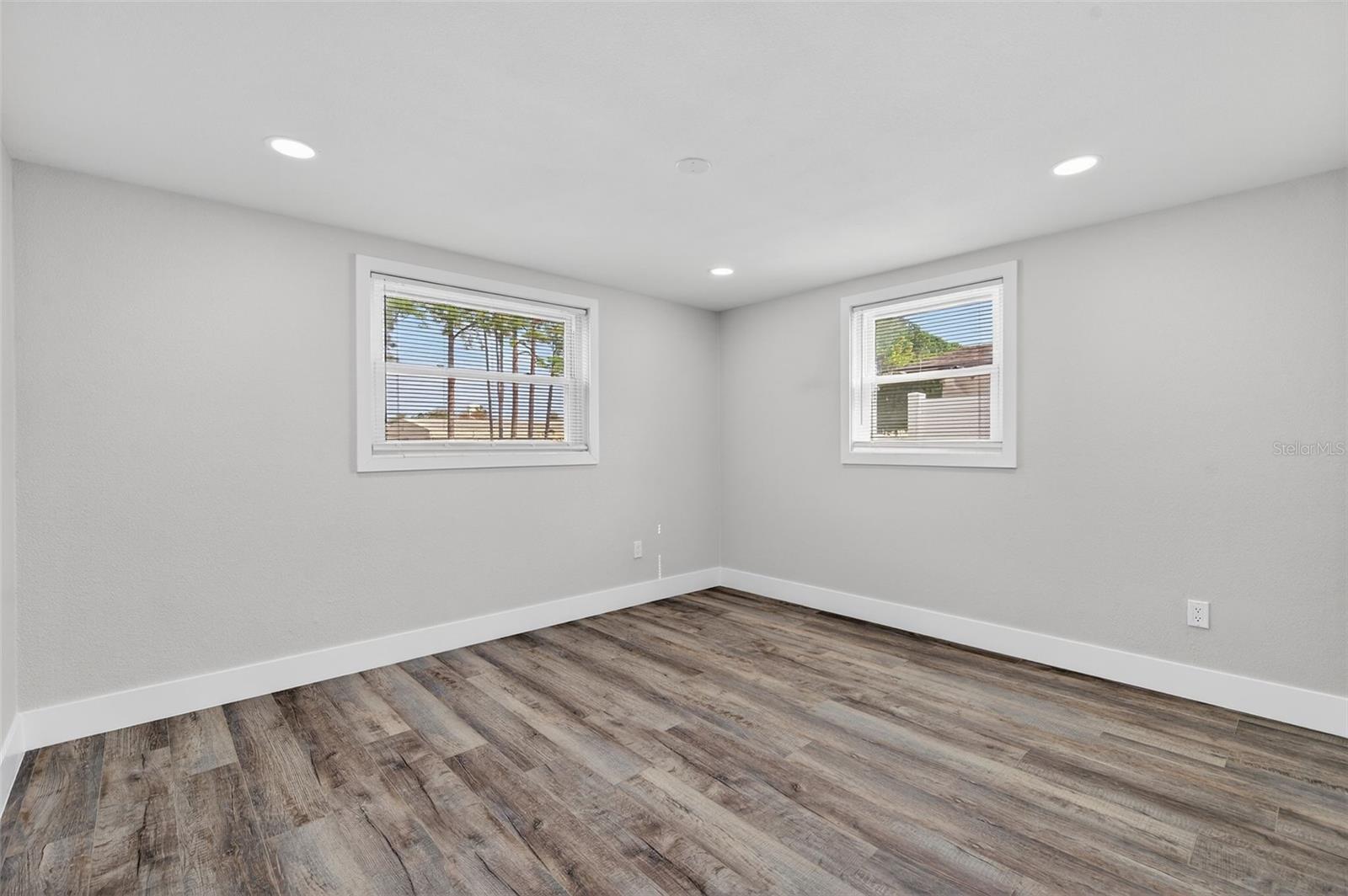 Image 34 of 58 For 5550 Dahlia Avenue