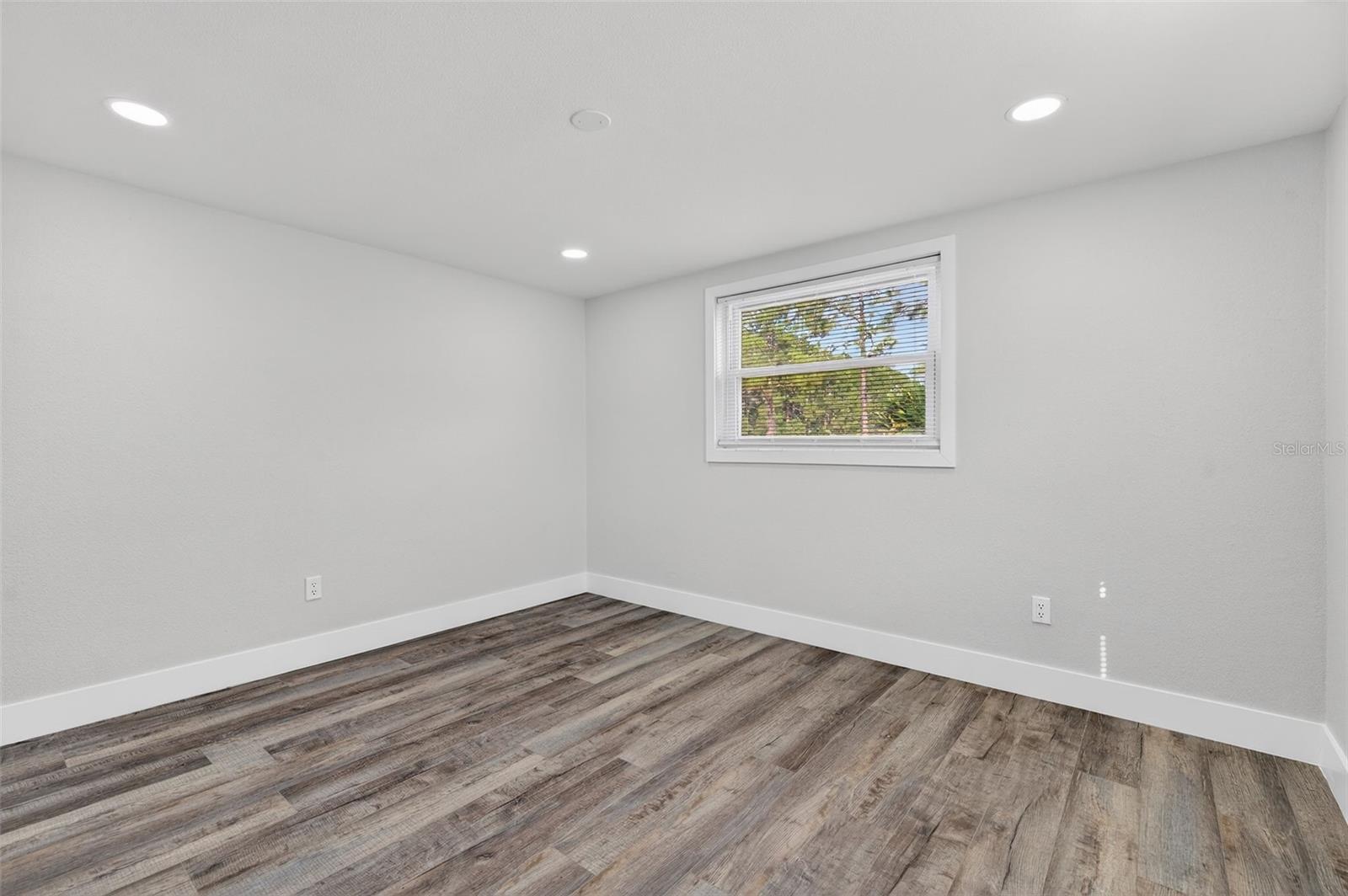 Image 37 of 58 For 5550 Dahlia Avenue