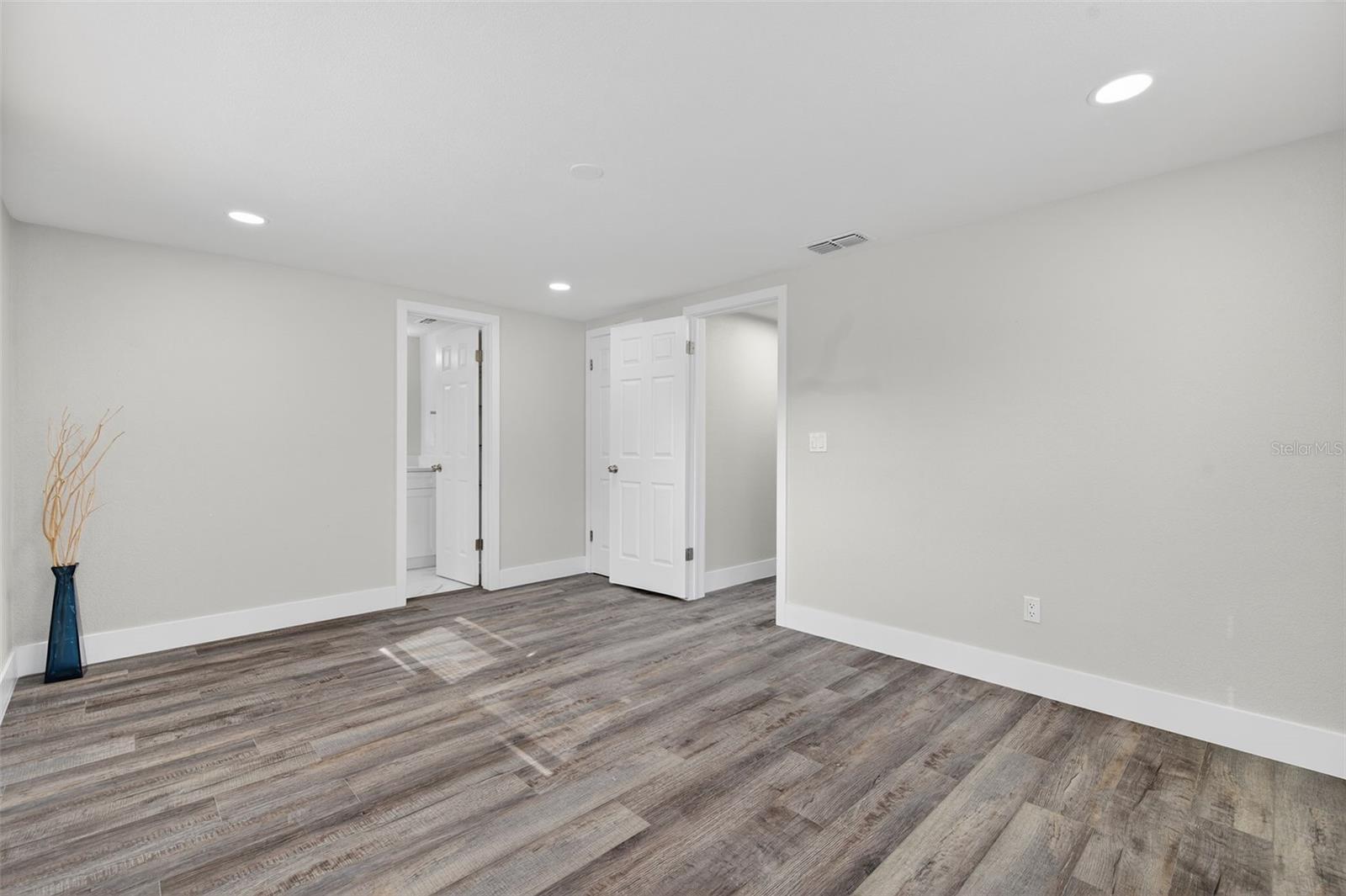 Image 42 of 58 For 5550 Dahlia Avenue