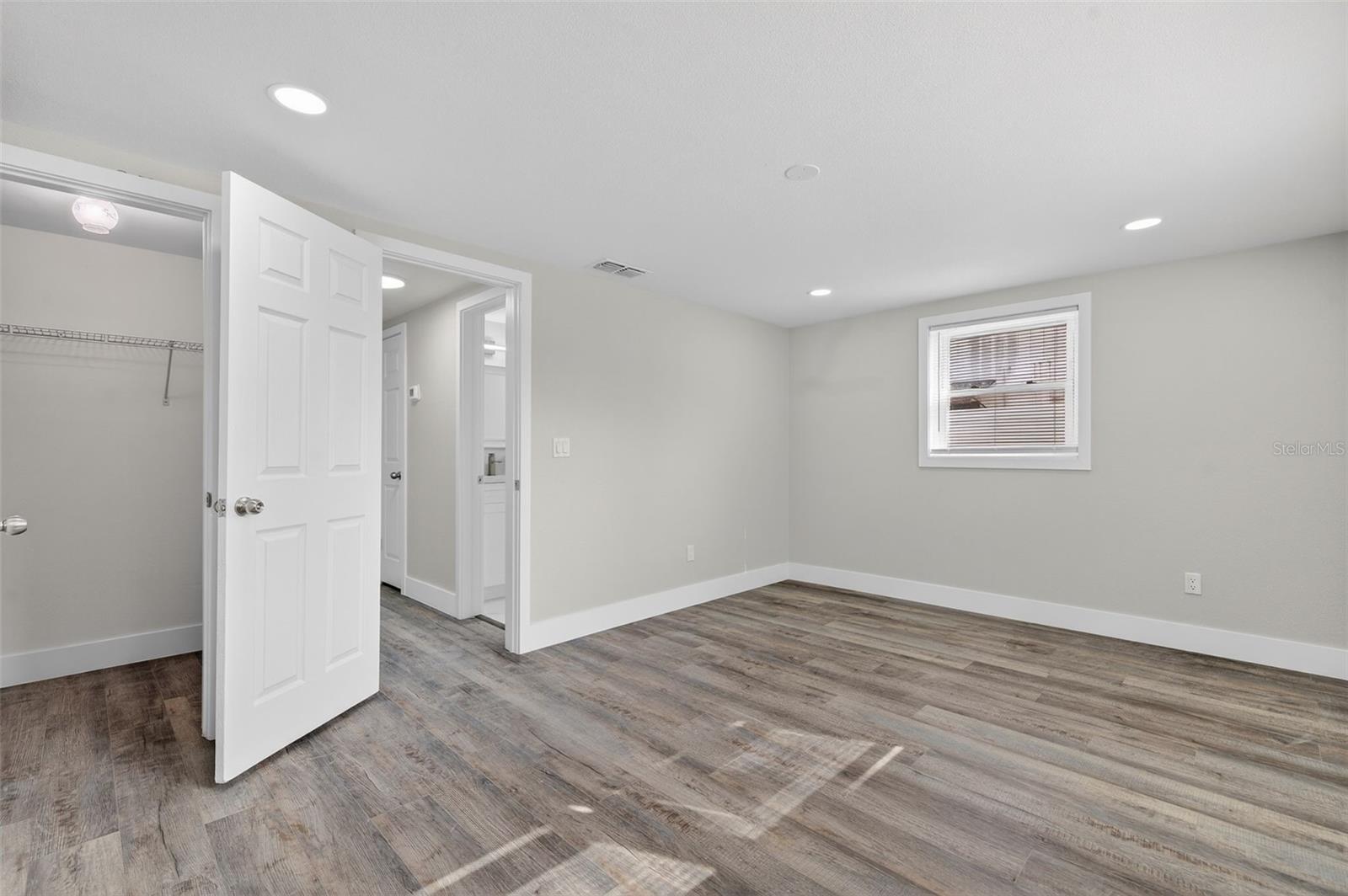 Image 43 of 58 For 5550 Dahlia Avenue