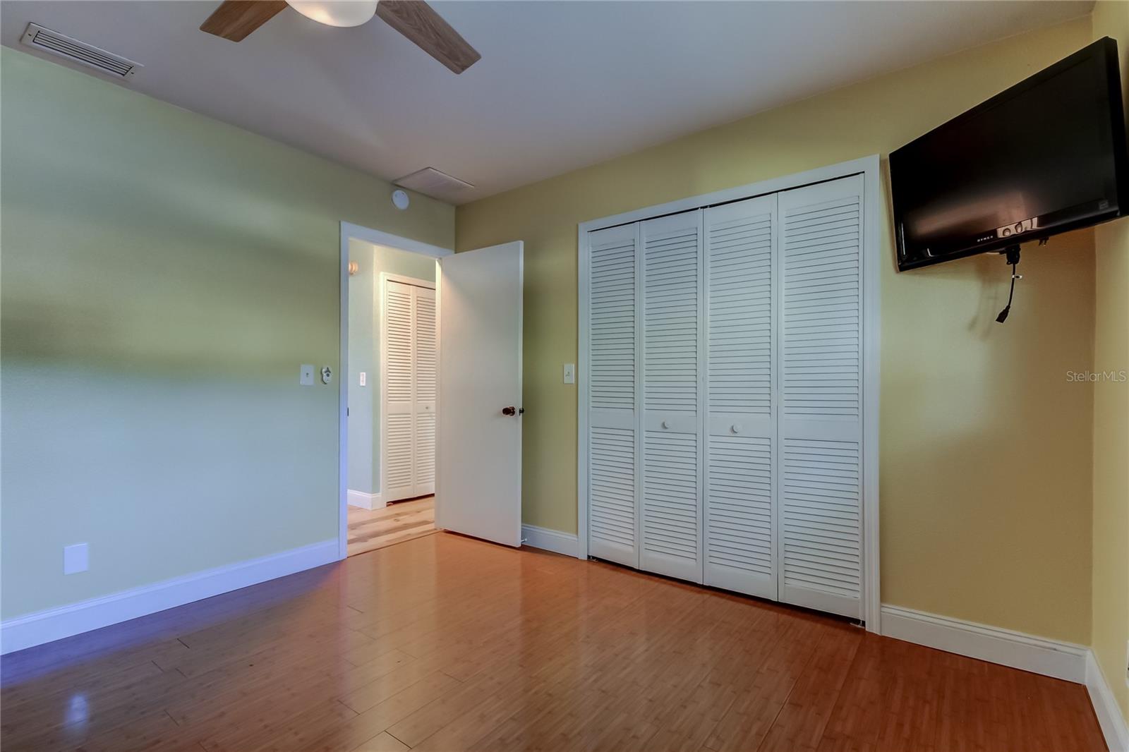 Image 31 of 54 For 9466 127th Avenue