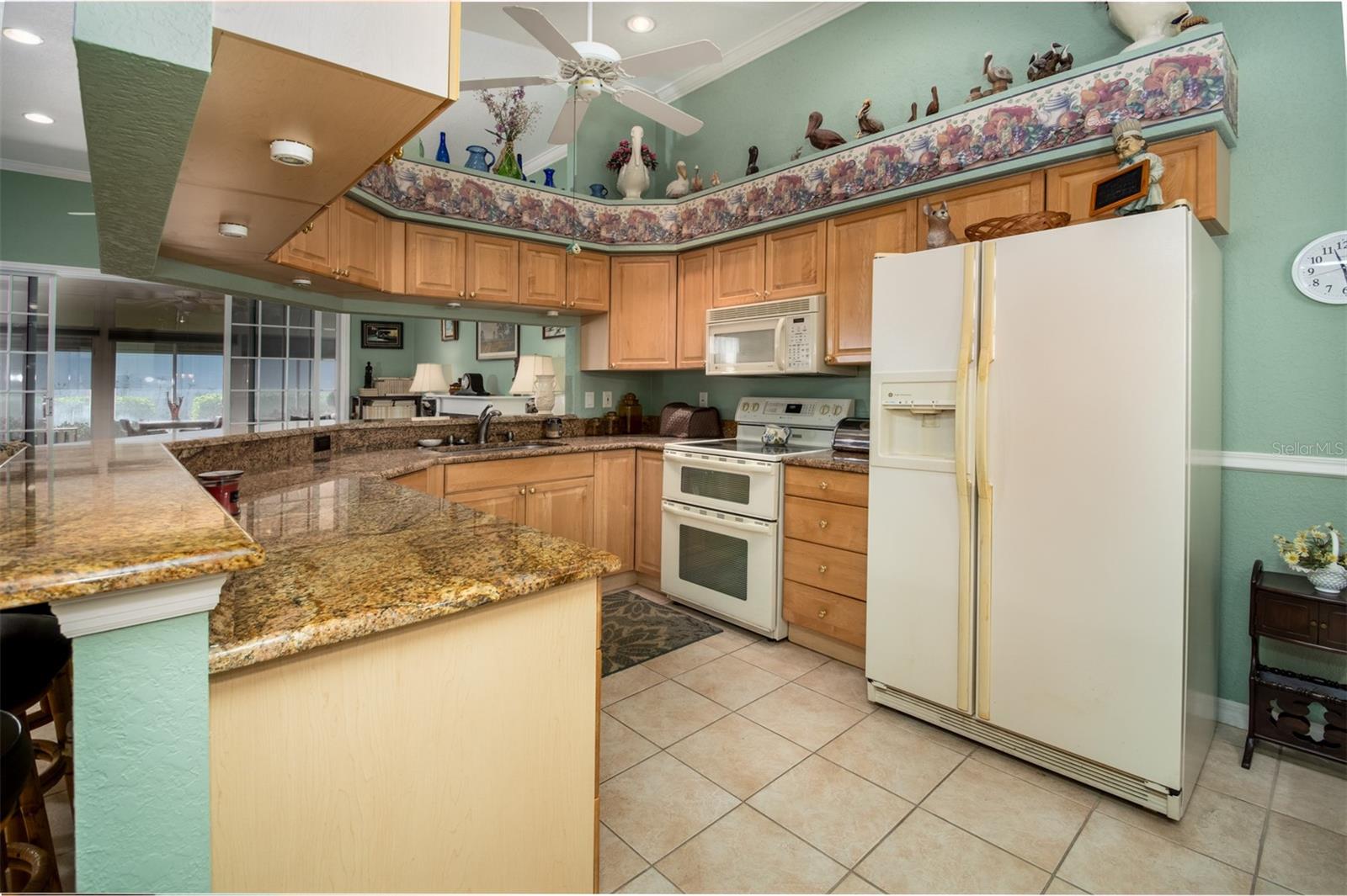 Image 13 of 39 For 917 Michele Circle