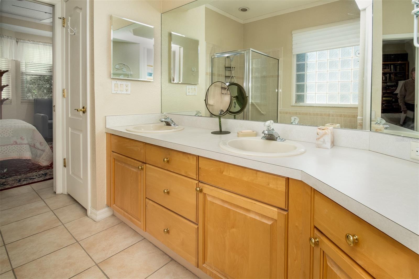 Image 18 of 39 For 917 Michele Circle