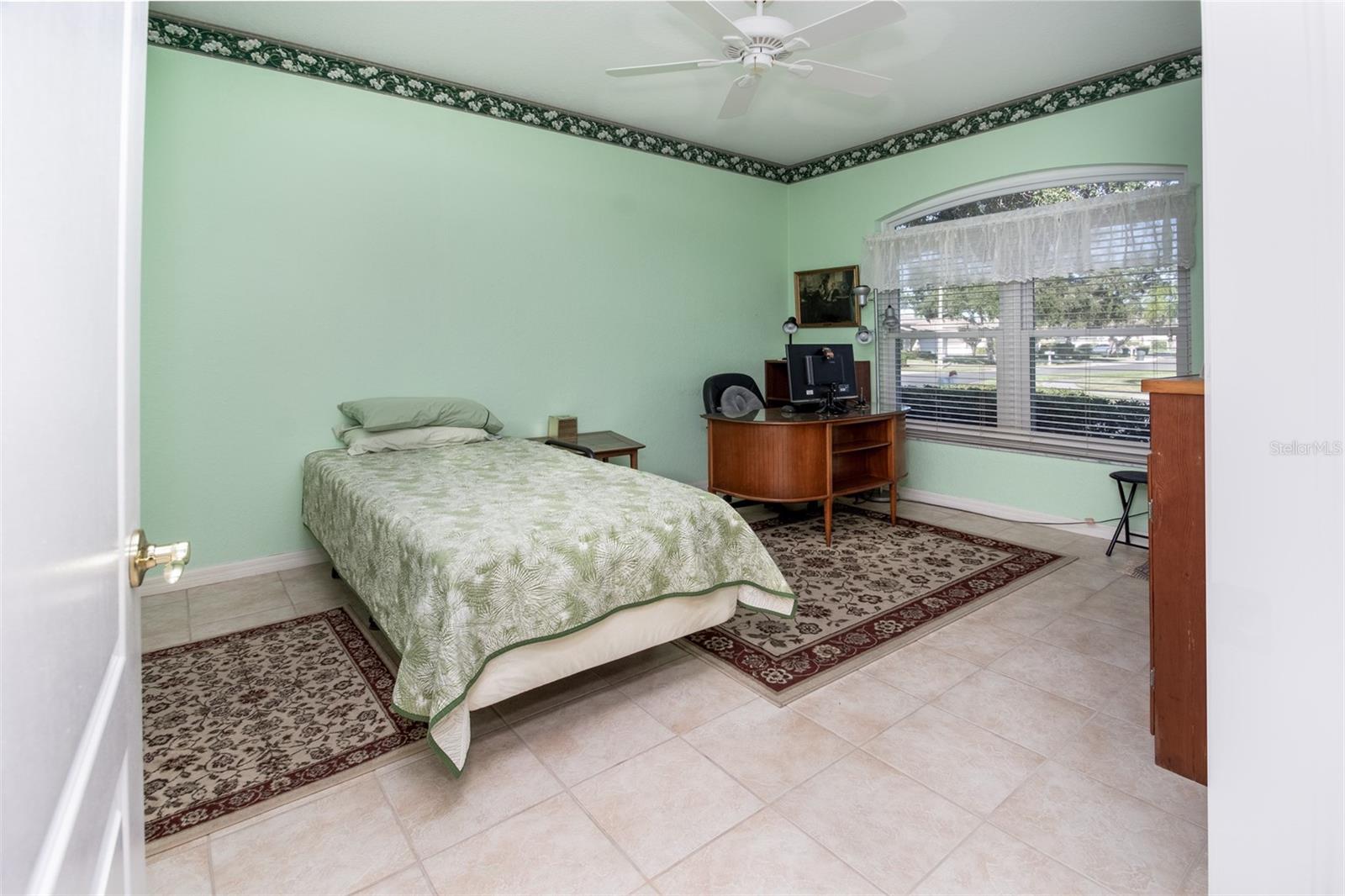 Image 19 of 39 For 917 Michele Circle