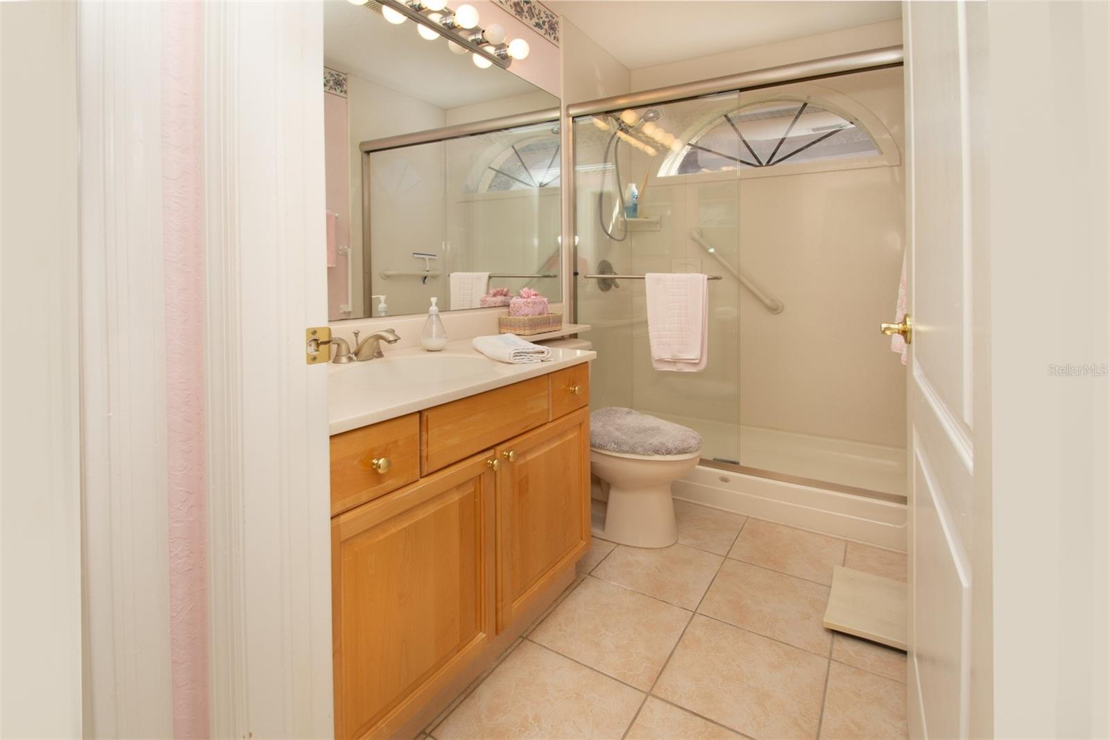 Image 22 of 39 For 917 Michele Circle