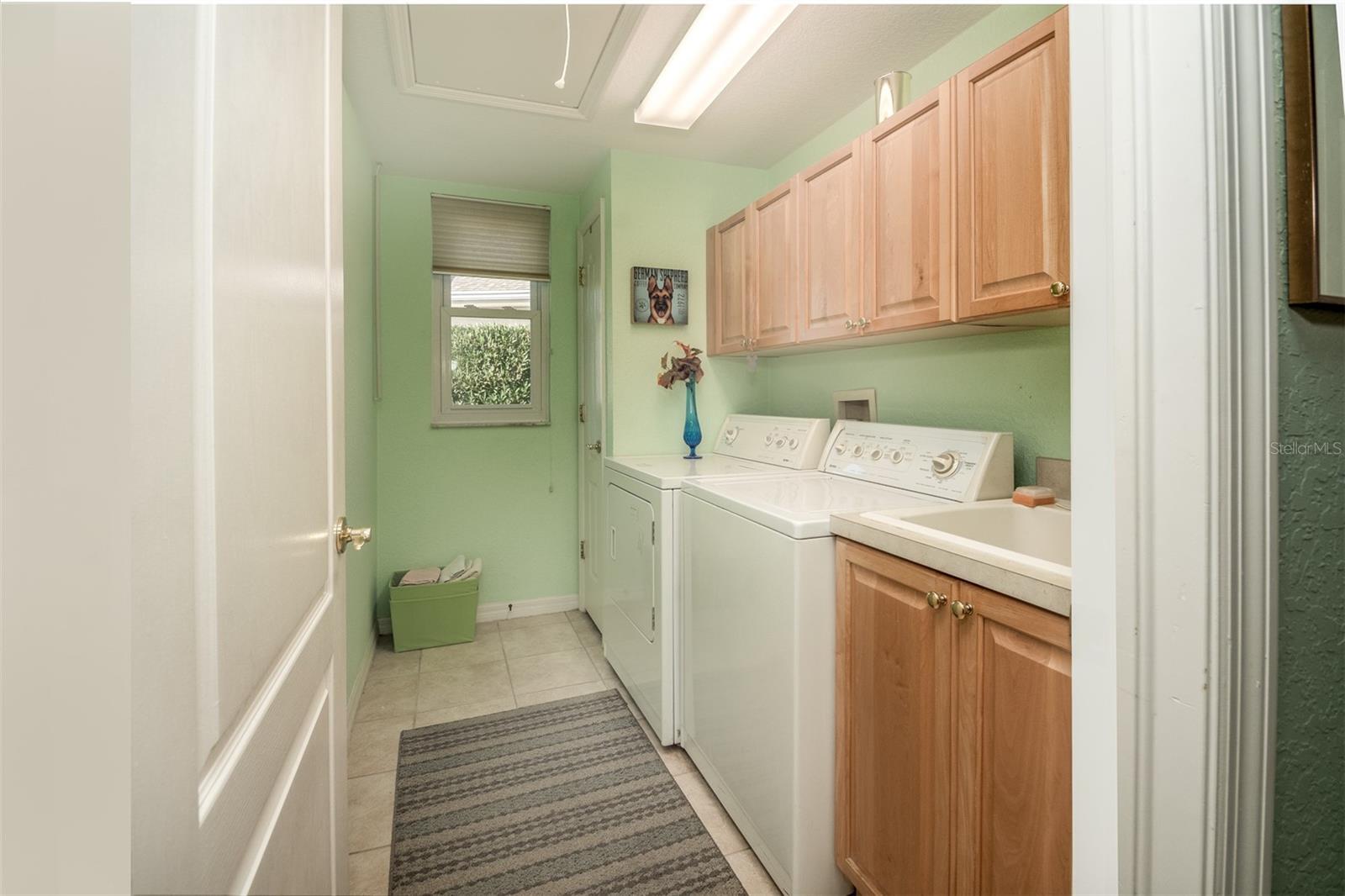 Image 26 of 39 For 917 Michele Circle