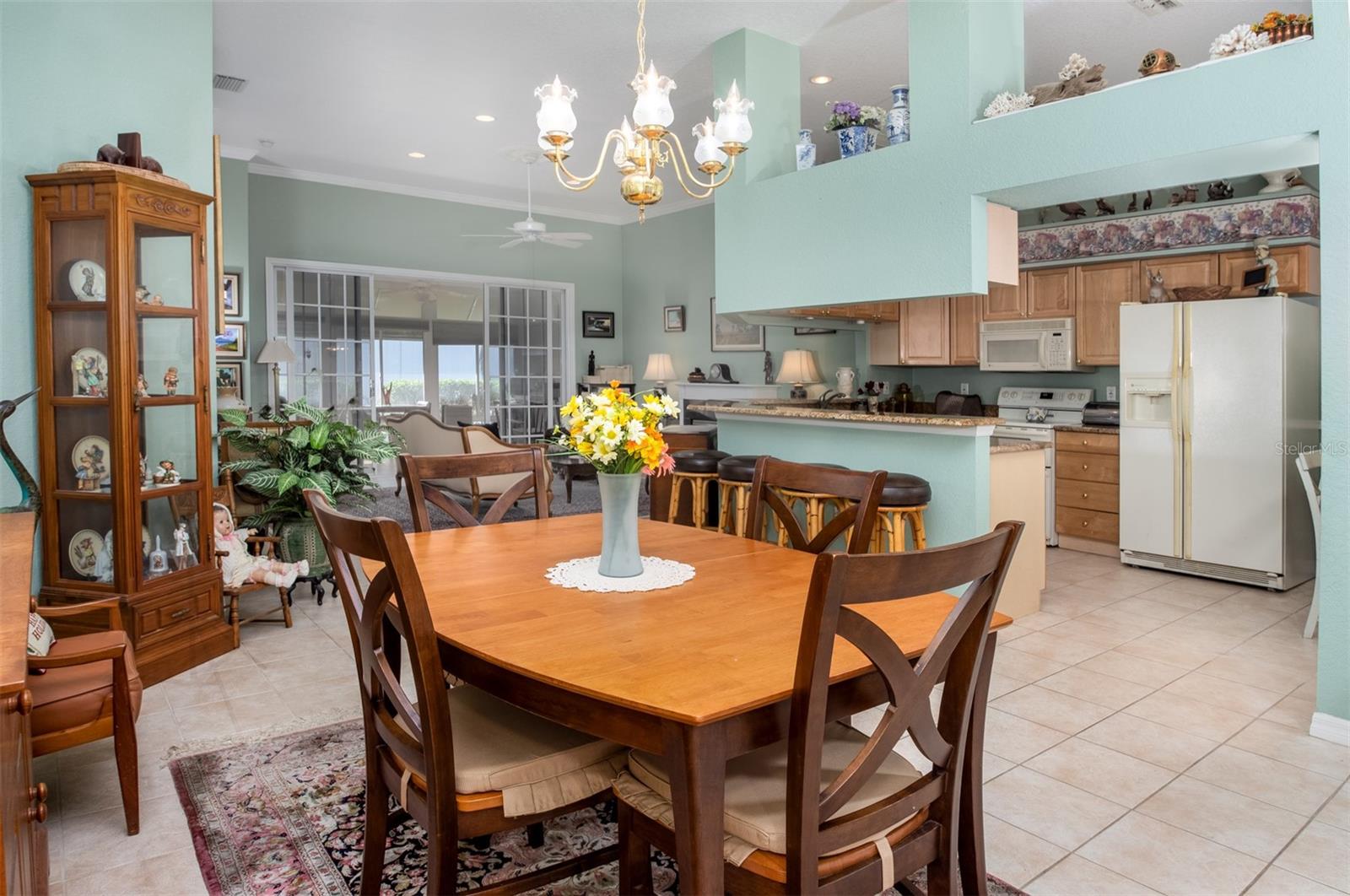 Image 8 of 39 For 917 Michele Circle