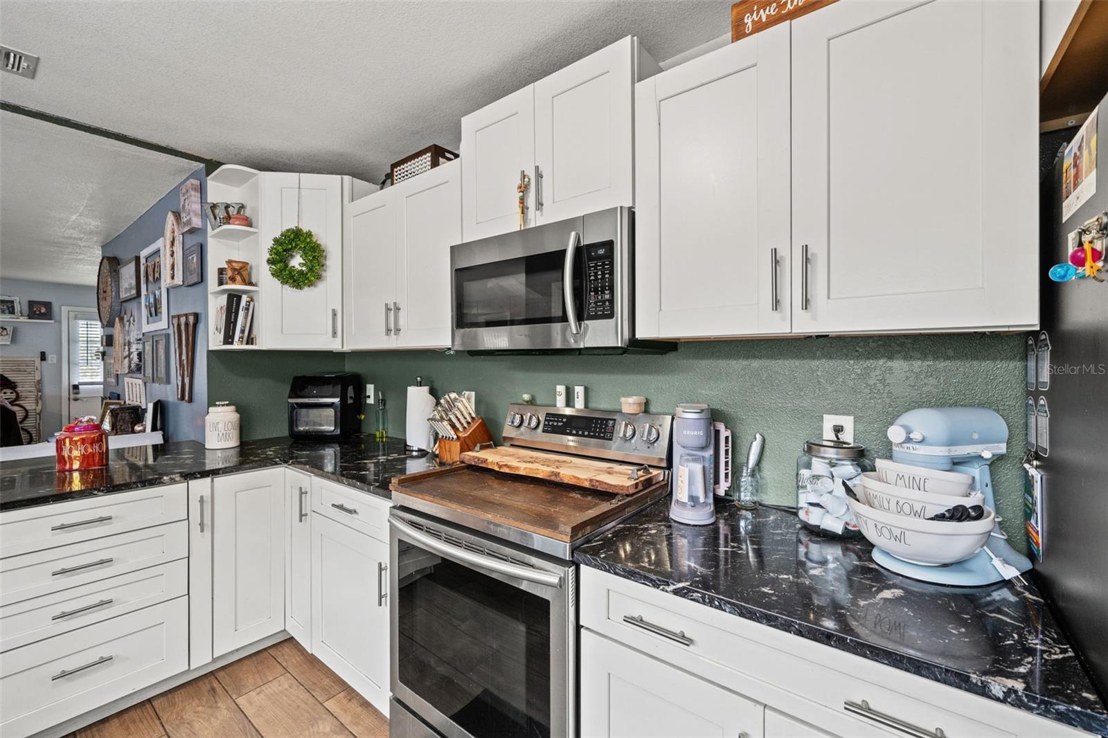 Image 17 of 43 For 37738 Amelia Avenue