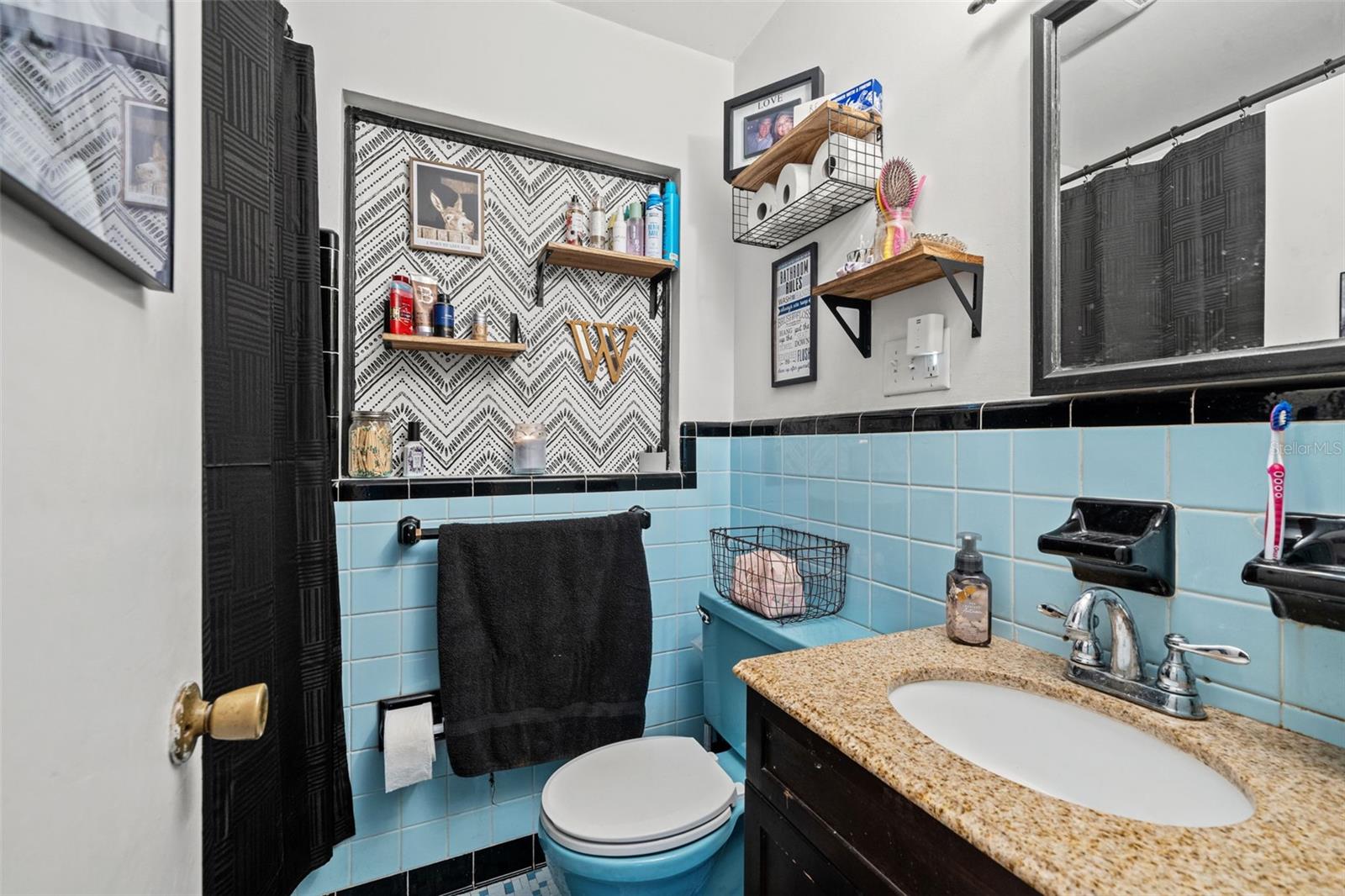 Image 21 of 43 For 37738 Amelia Avenue