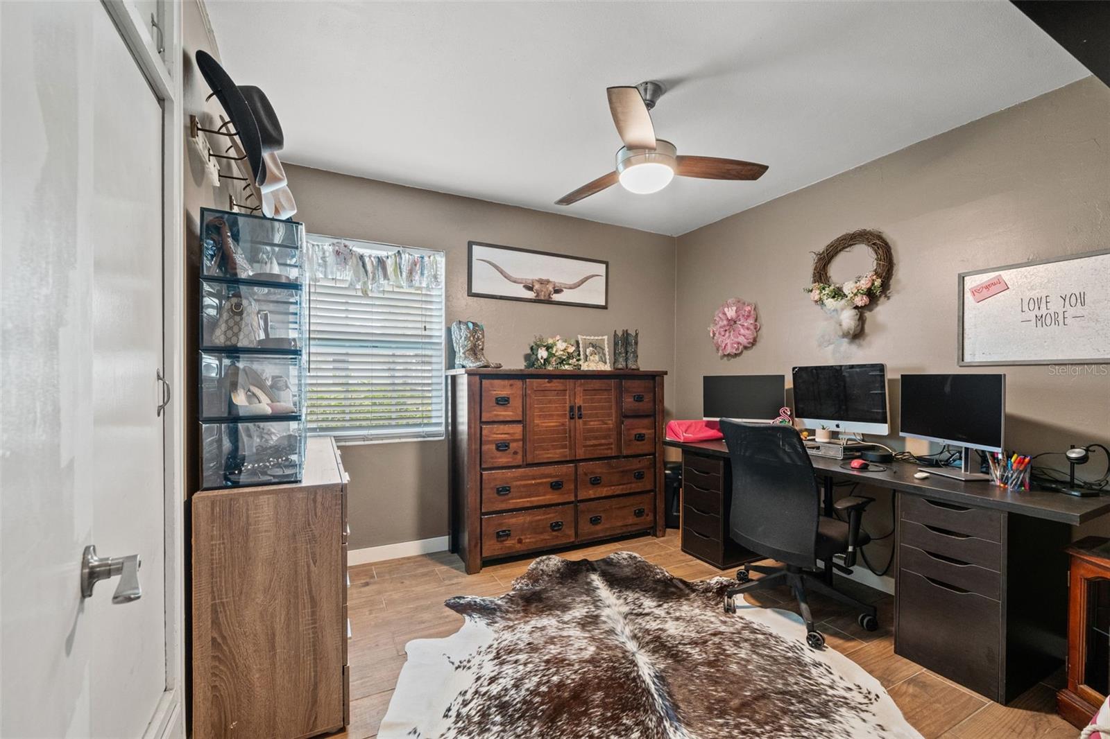 Image 24 of 43 For 37738 Amelia Avenue