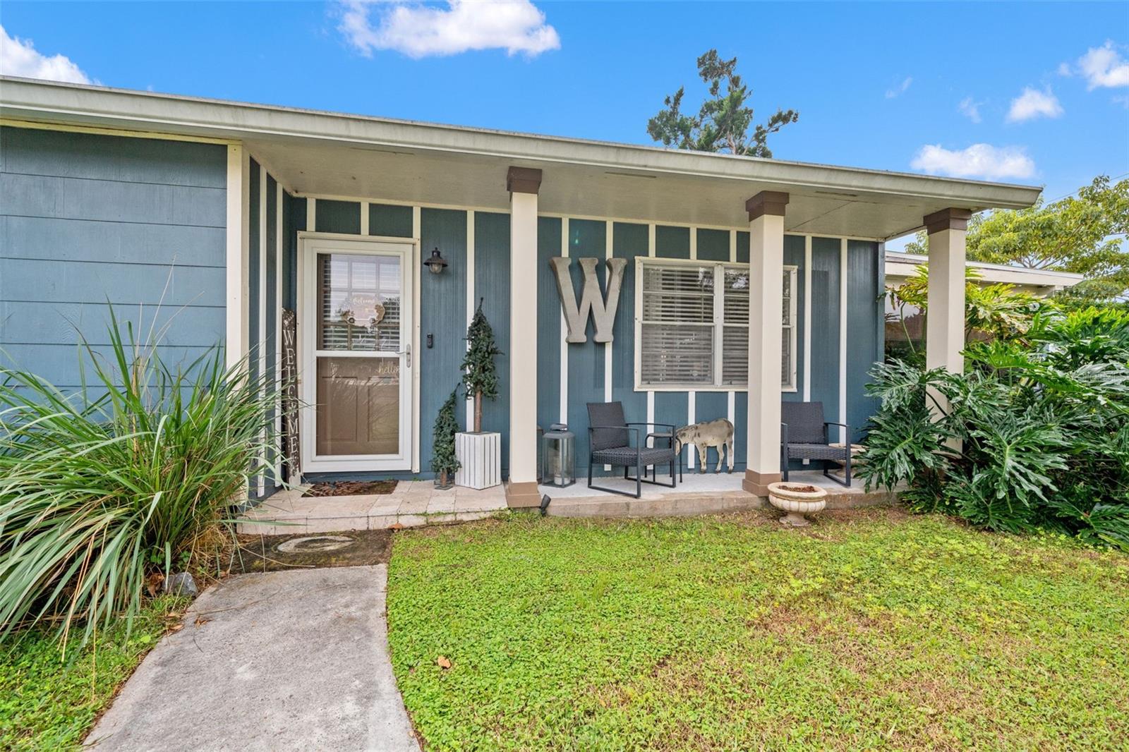 Image 3 of 43 For 37738 Amelia Avenue