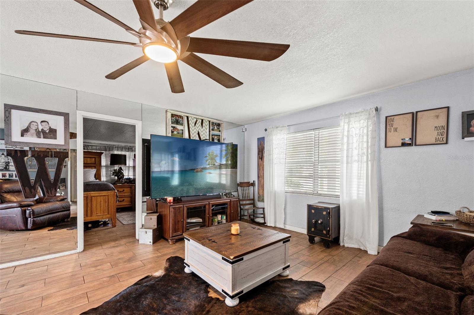 Image 5 of 43 For 37738 Amelia Avenue