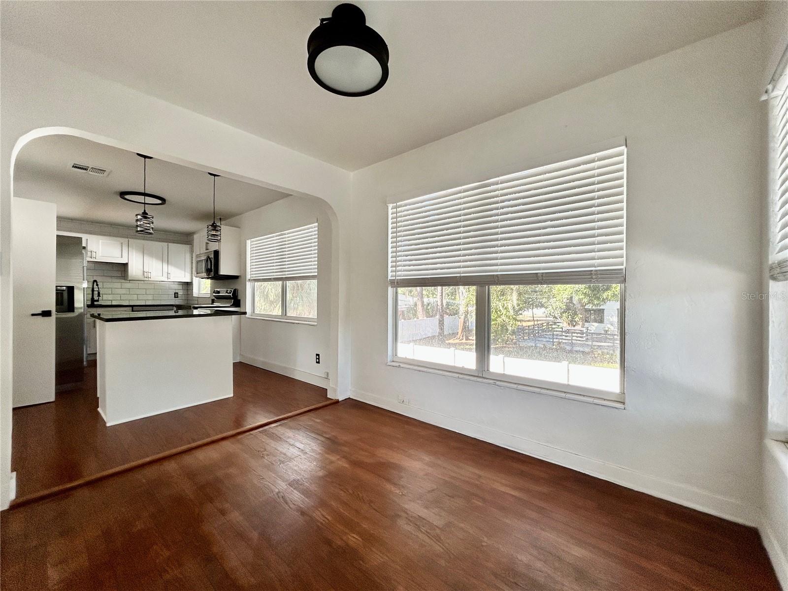 Image 2 of 12 For 5521 Gulfport Boulevard S D