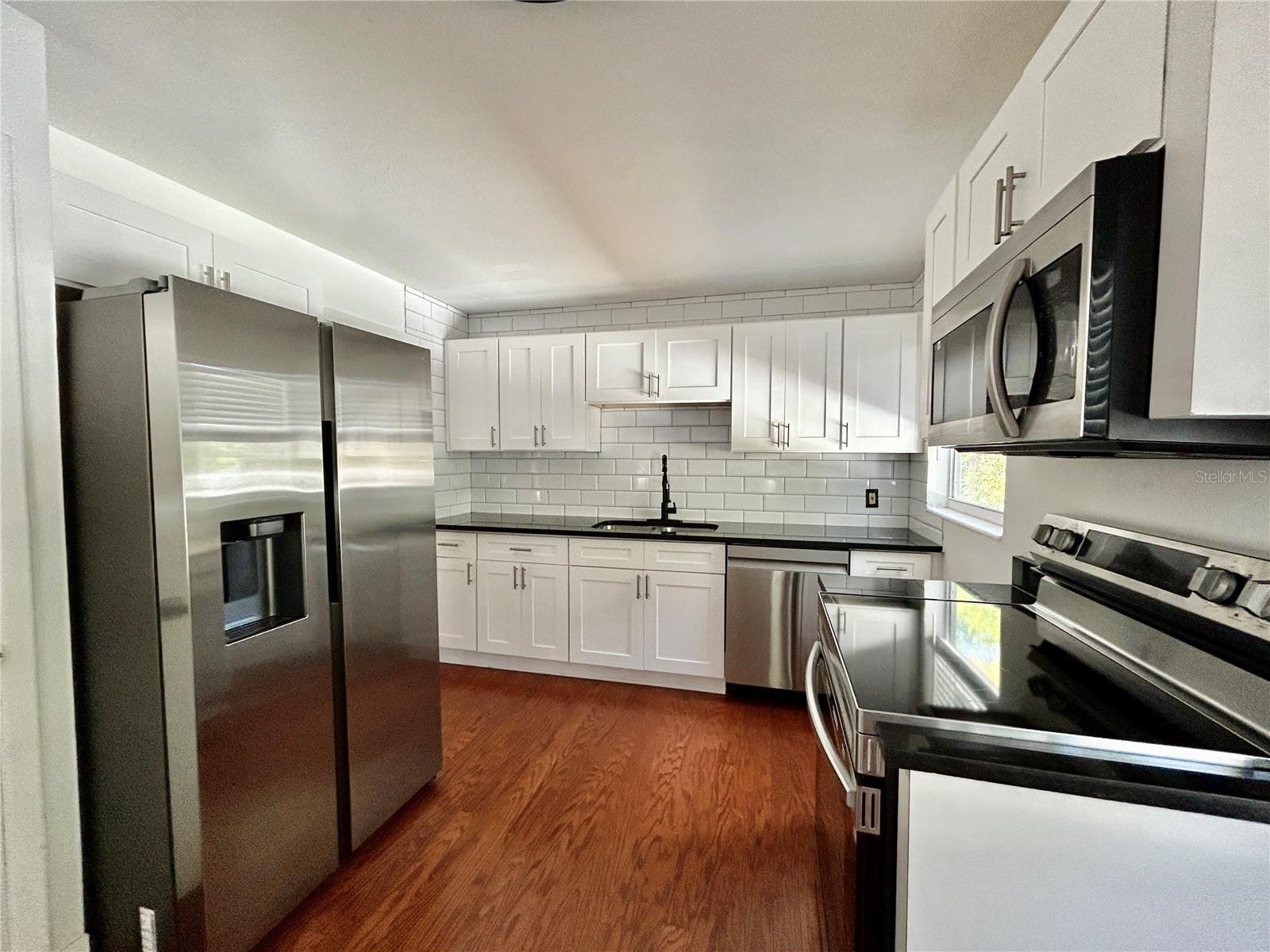 Image 5 of 12 For 5521 Gulfport Boulevard S D