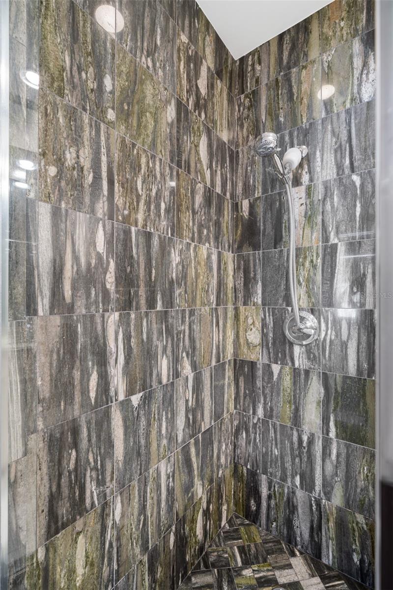 Image 15 of 30 For 726 Seagate Drive 726