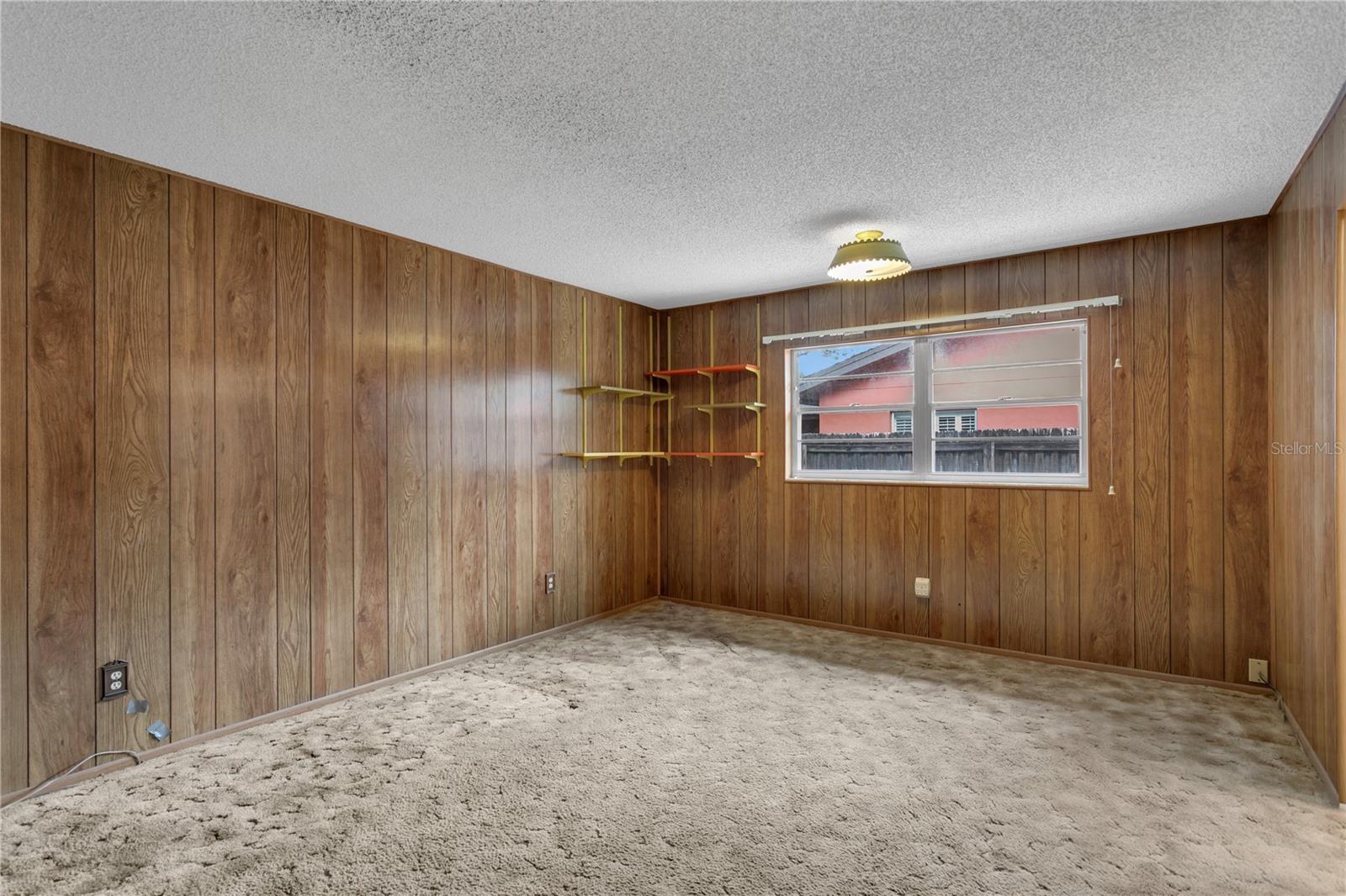 Image 19 of 41 For 820 Ambassador Loop