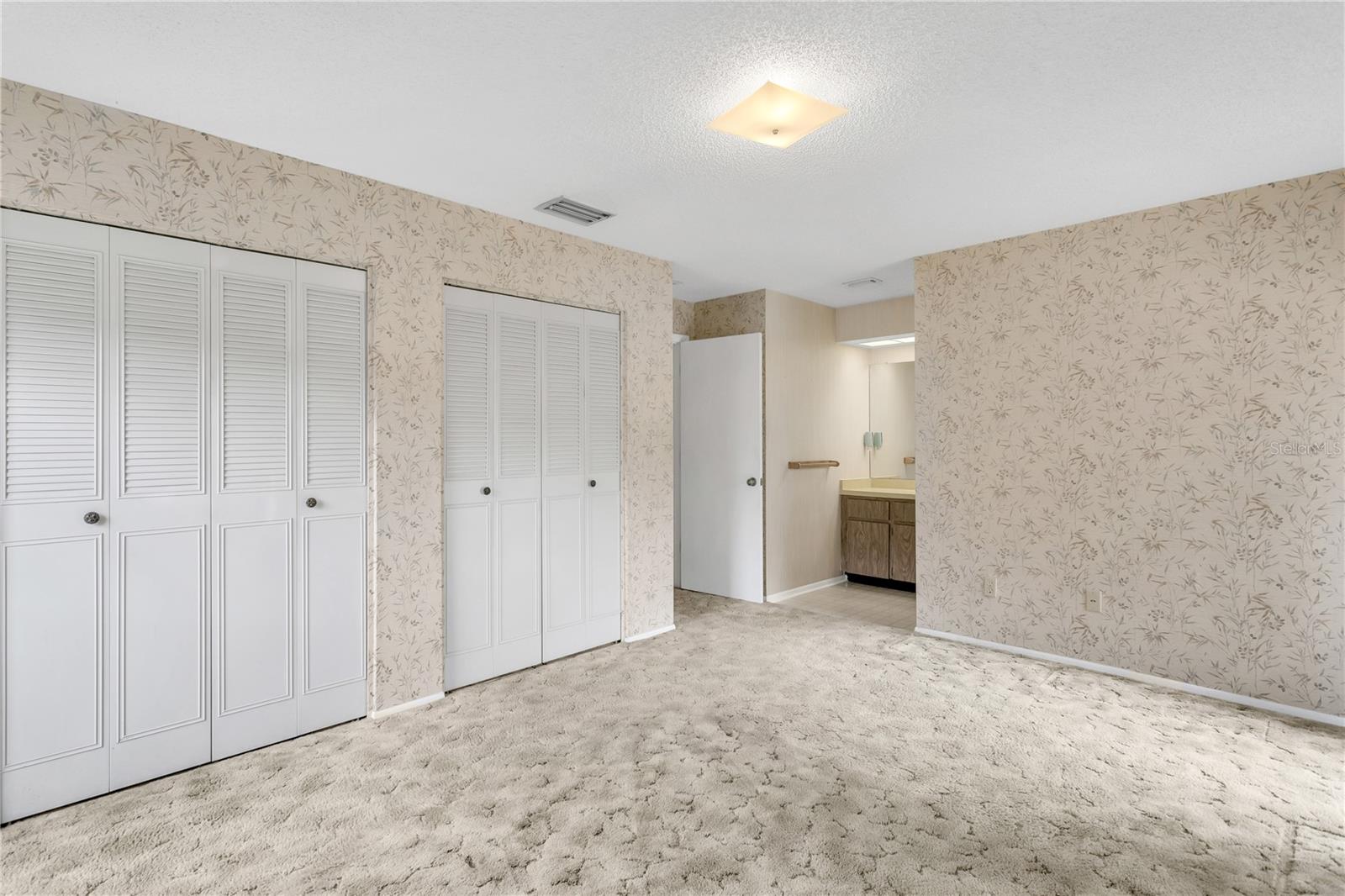 Image 20 of 41 For 820 Ambassador Loop