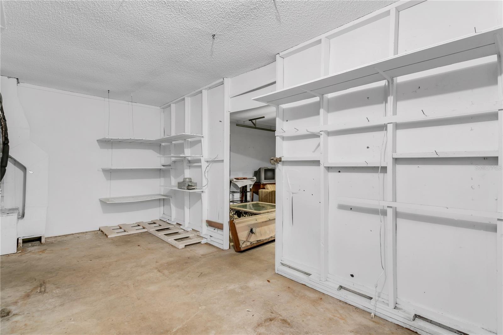 Image 33 of 41 For 820 Ambassador Loop