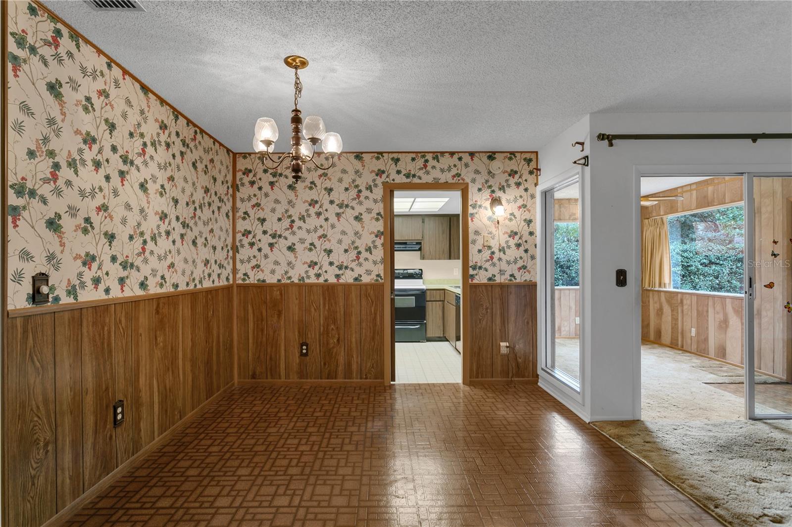 Image 8 of 41 For 820 Ambassador Loop