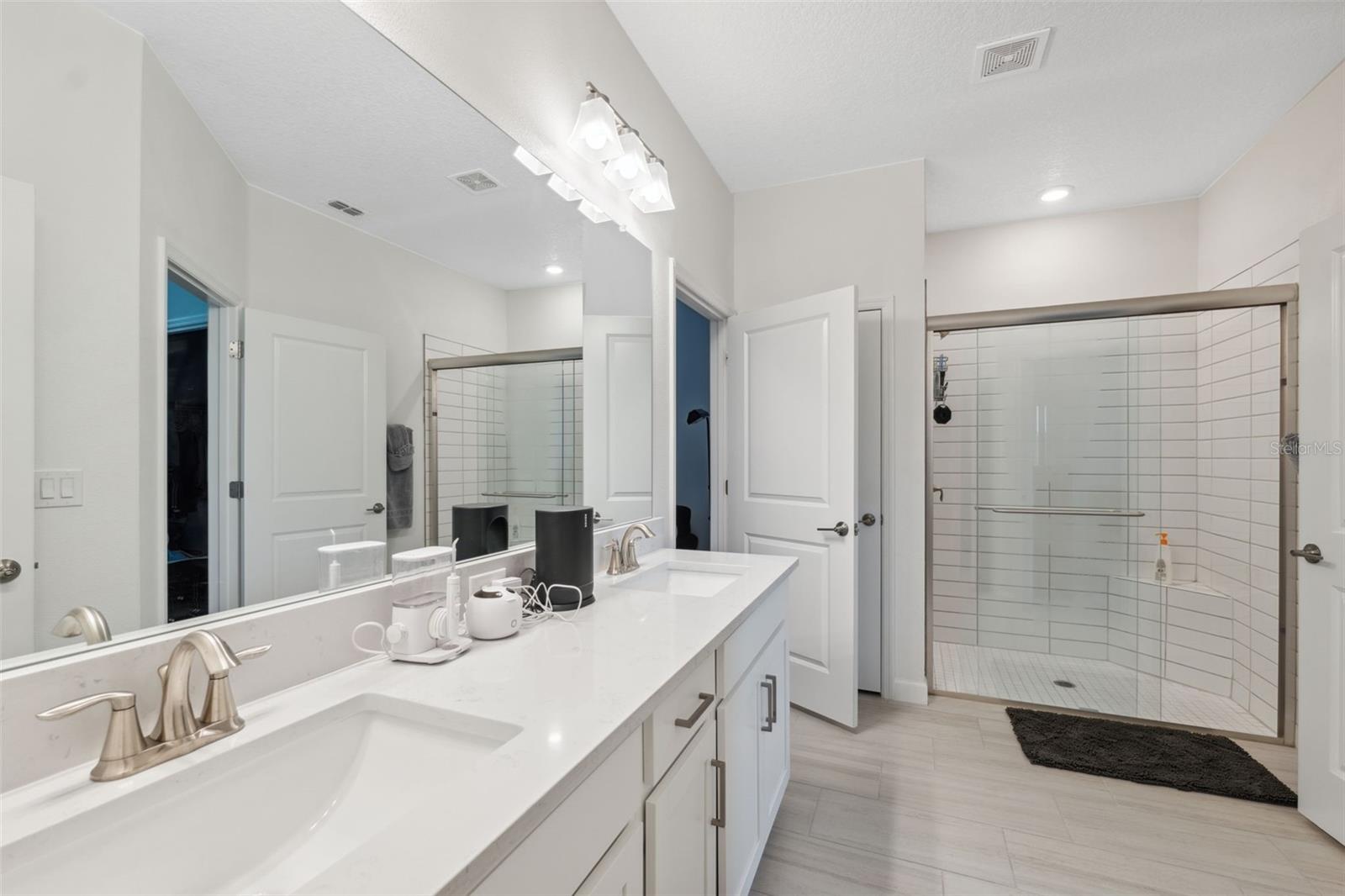 Image 14 of 54 For 16787 Shell Bay Dr