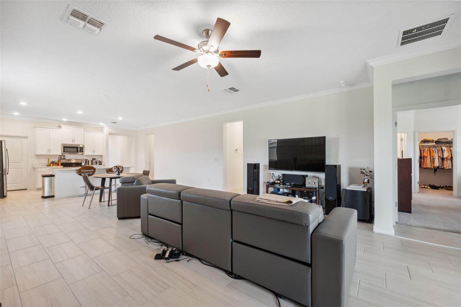 Image 15 of 54 For 16787 Shell Bay Dr