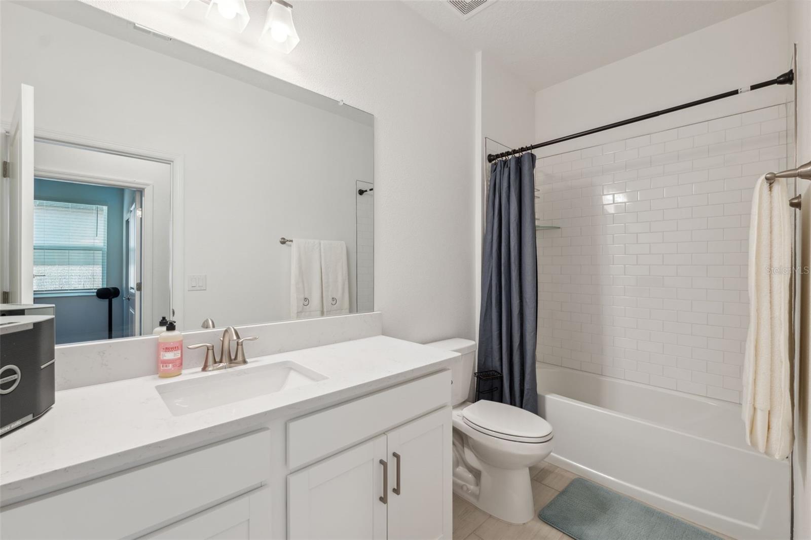 Image 20 of 54 For 16787 Shell Bay Dr