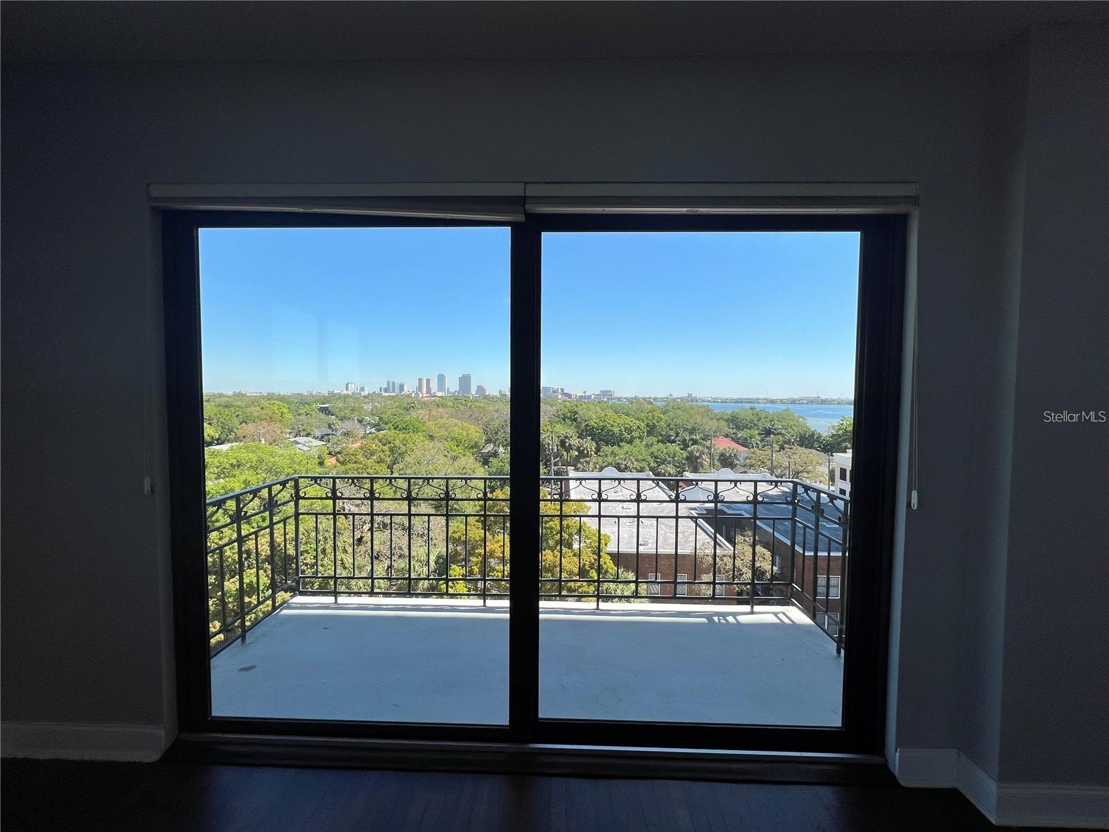 Image 16 of 27 For 2109 Bayshore Boulevard 707