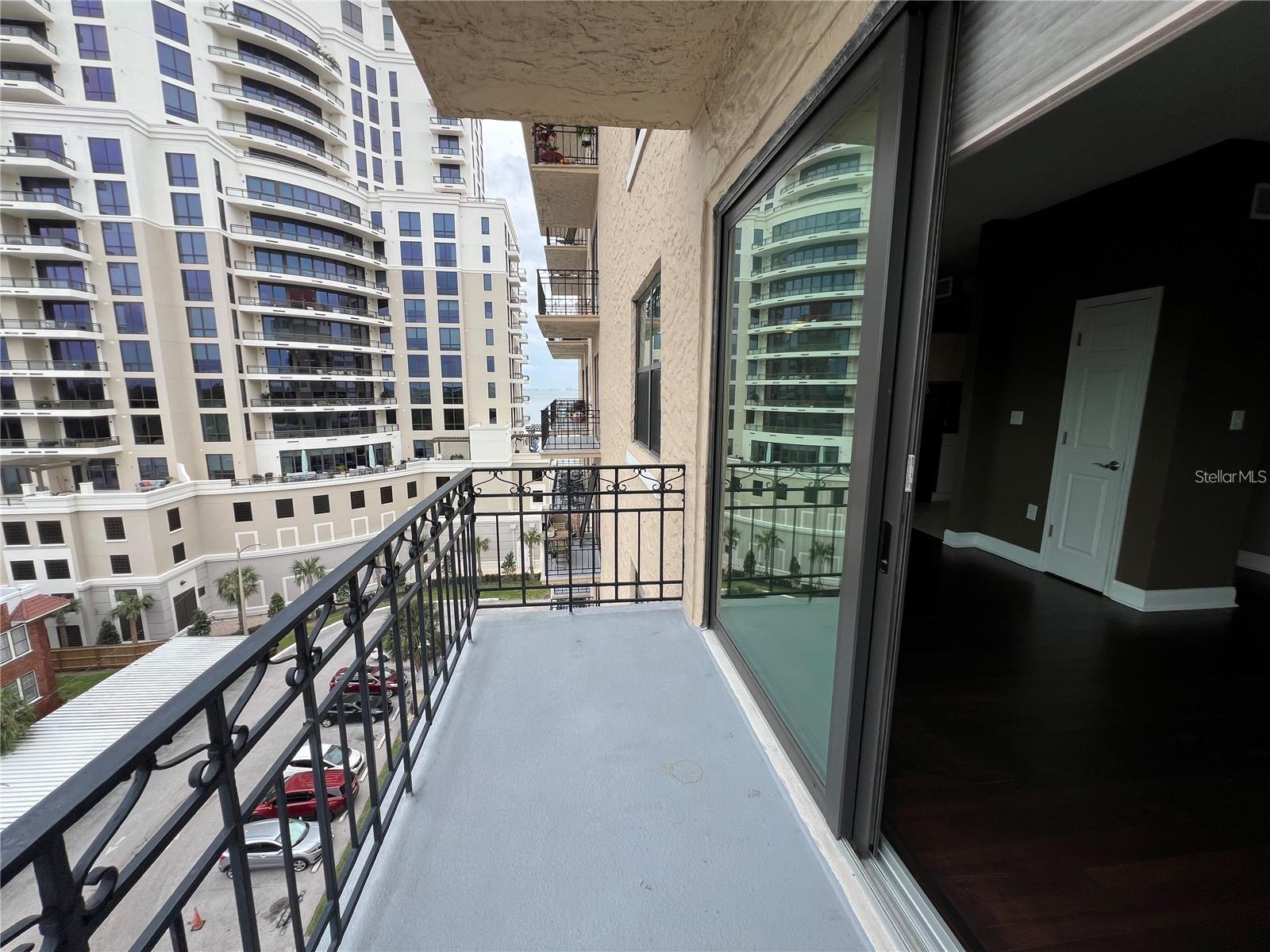 Image 23 of 27 For 2109 Bayshore Boulevard 707