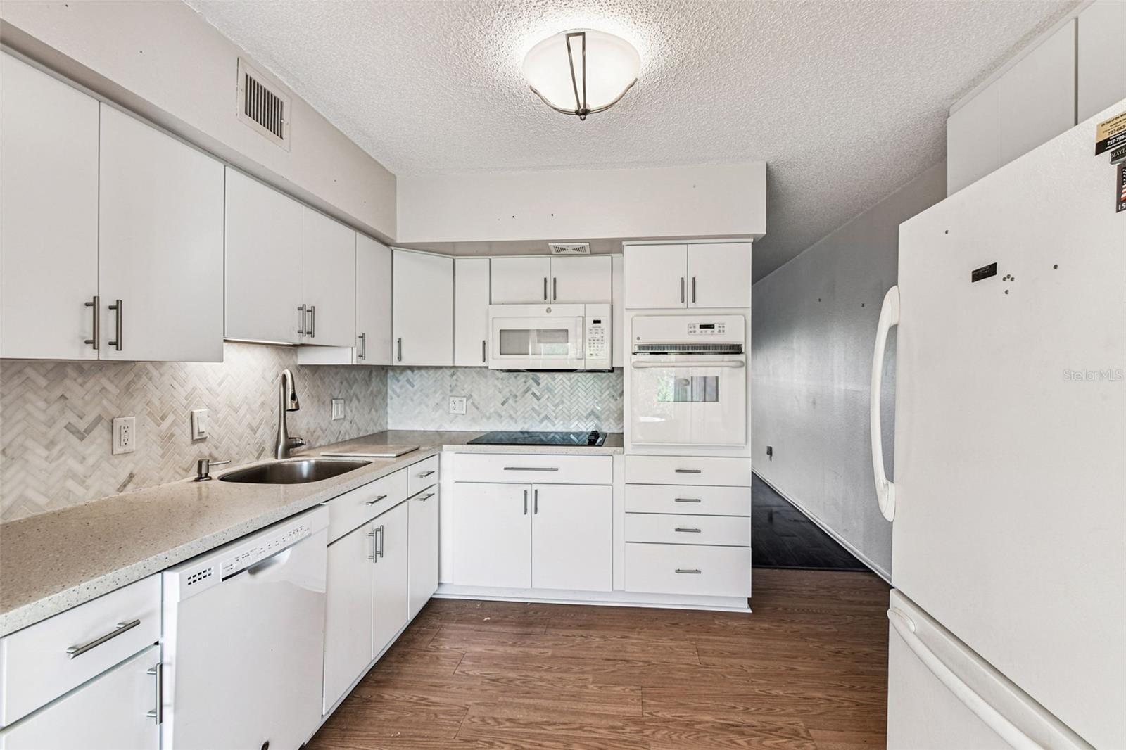 Image 14 of 62 For 2455 Finlandia Lane 67