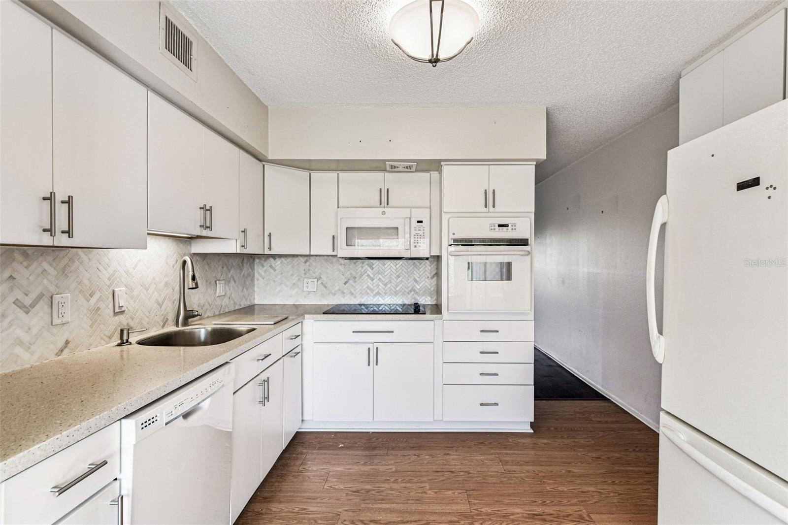 Image 15 of 62 For 2455 Finlandia Lane 67