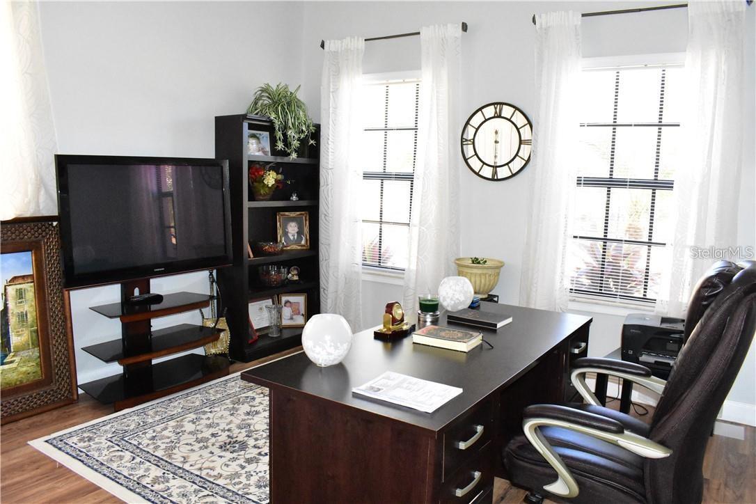 Image 10 of 51 For 20104 Pond Spring Way