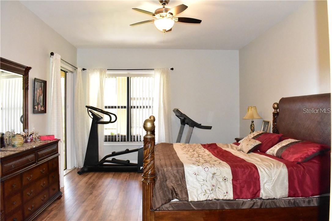 Image 19 of 51 For 20104 Pond Spring Way