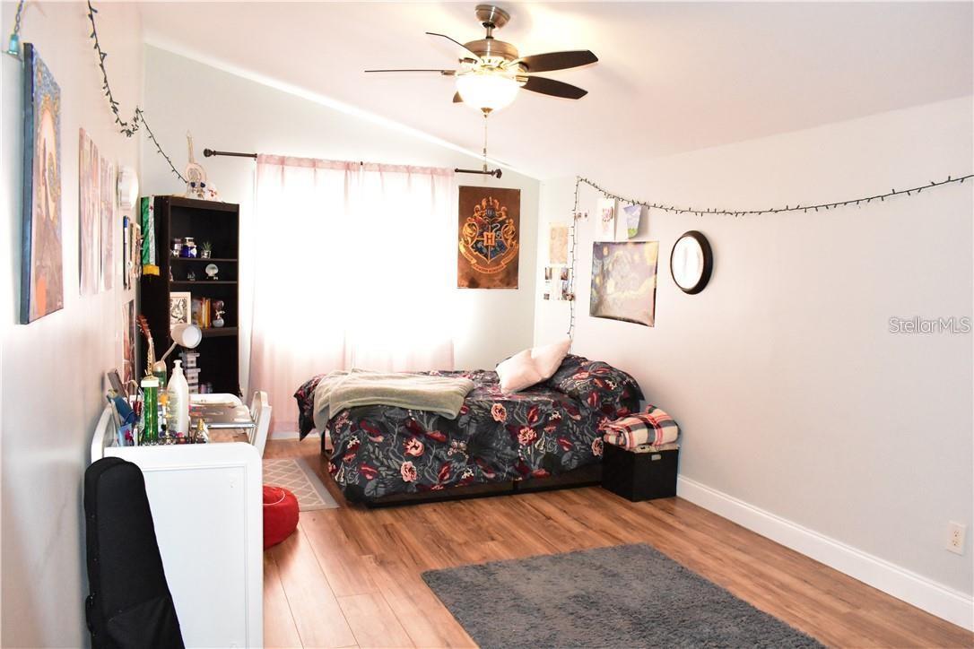 Image 20 of 51 For 20104 Pond Spring Way