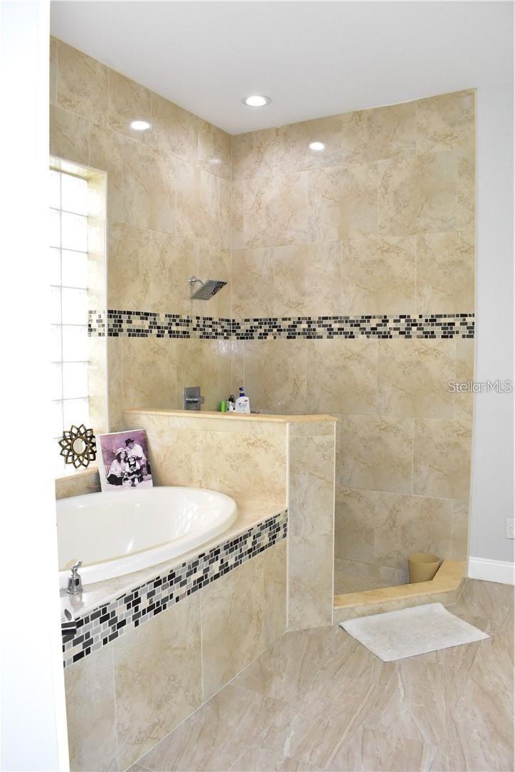 Image 22 of 51 For 20104 Pond Spring Way