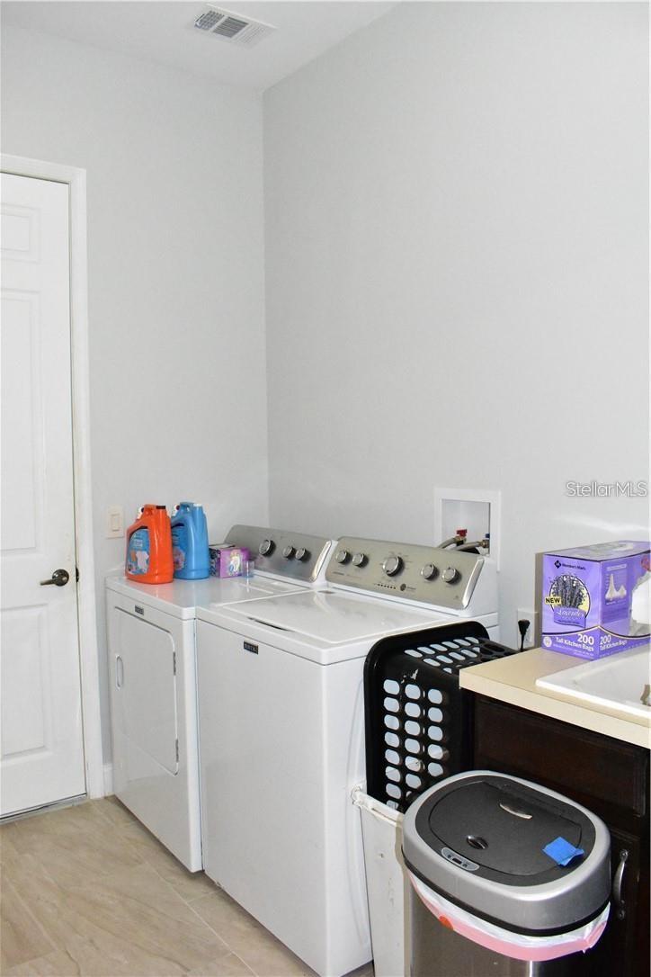 Image 27 of 51 For 20104 Pond Spring Way