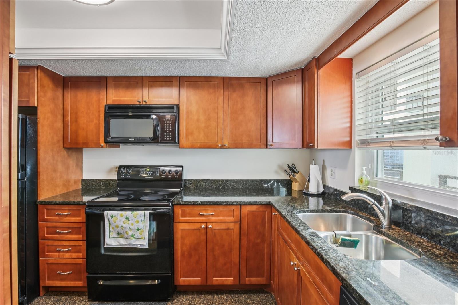 Image 10 of 44 For 9 Haig Place 704