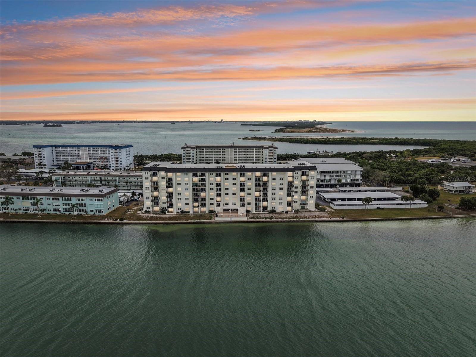 Image 2 of 44 For 9 Haig Place 704