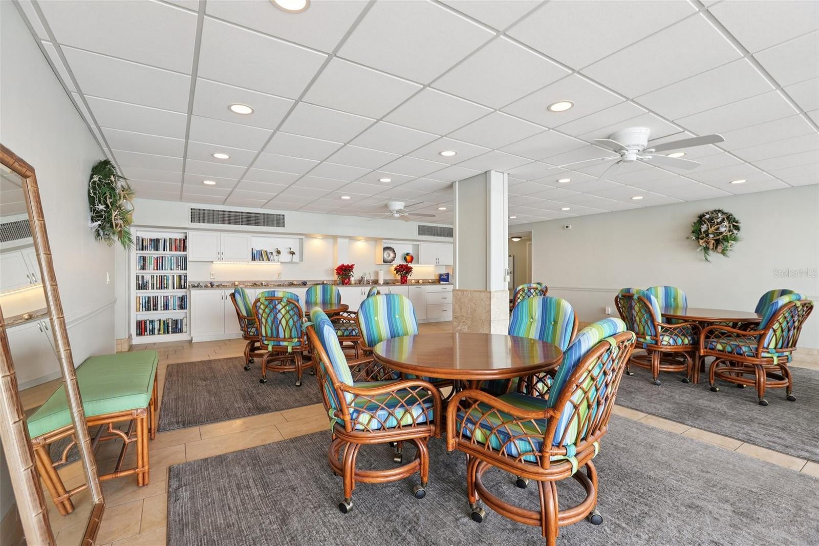 Image 26 of 44 For 9 Haig Place 704