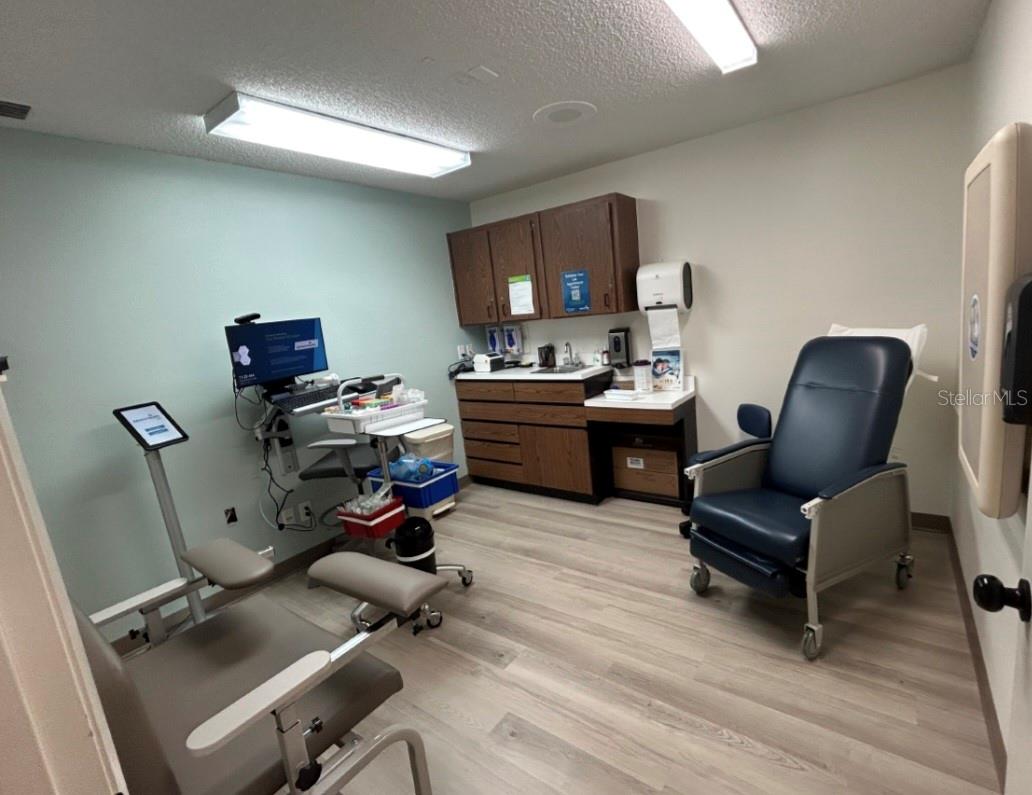 Image 7 of 9 For 38030 Medical Center Avenue