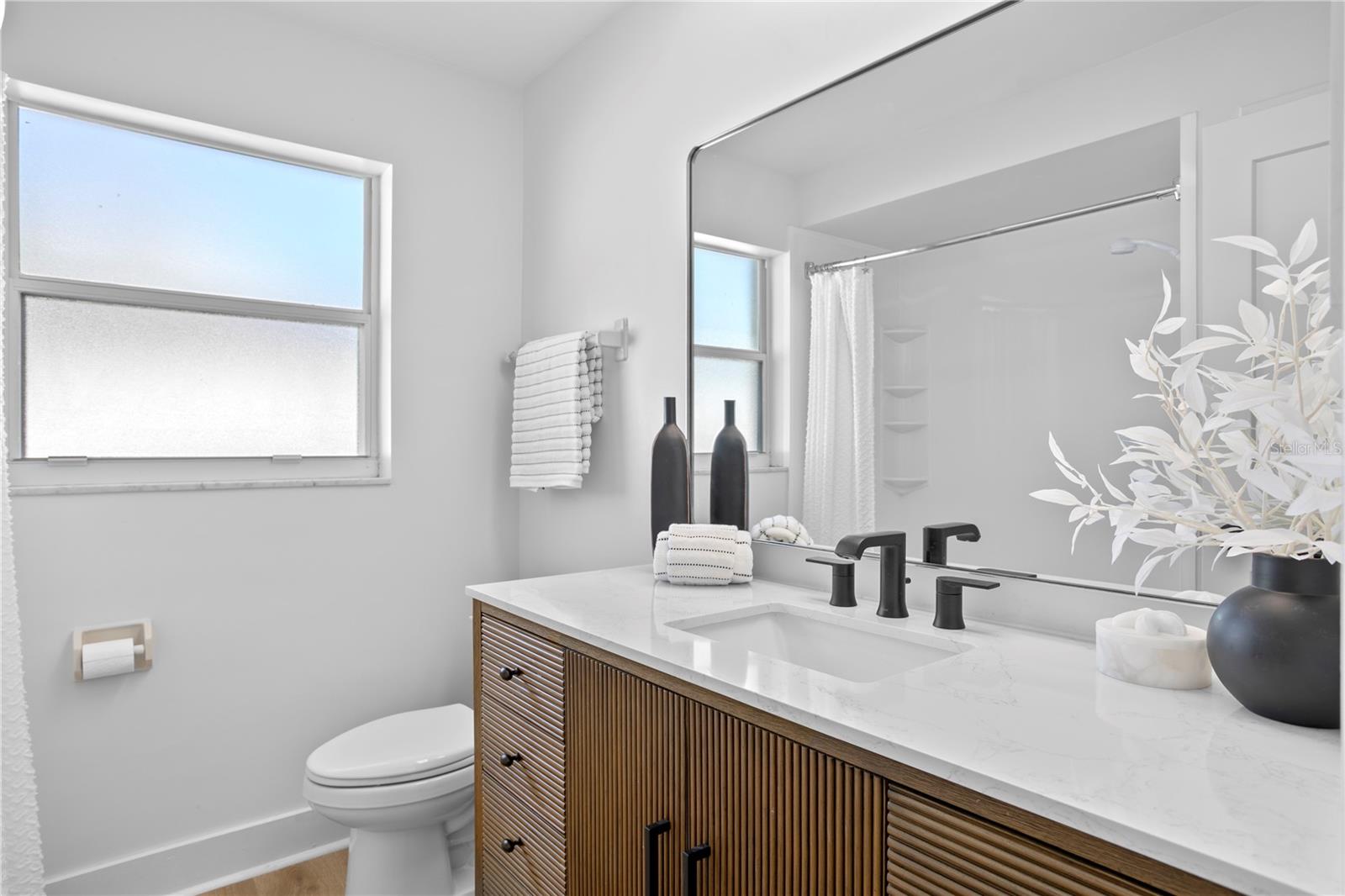 Image 26 of 38 For 350 Julia Circle